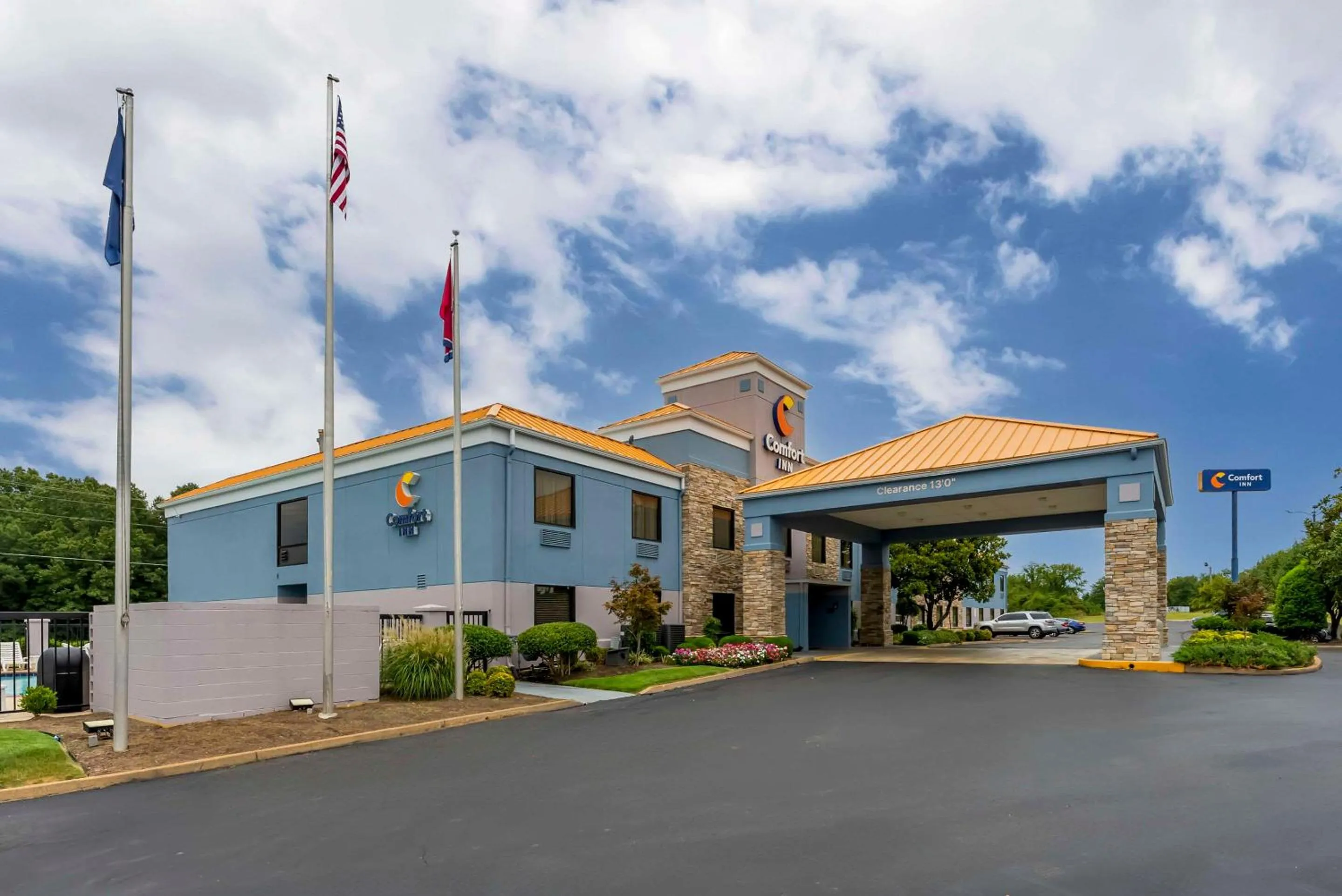 Property building in Comfort Inn Brownsville I-40