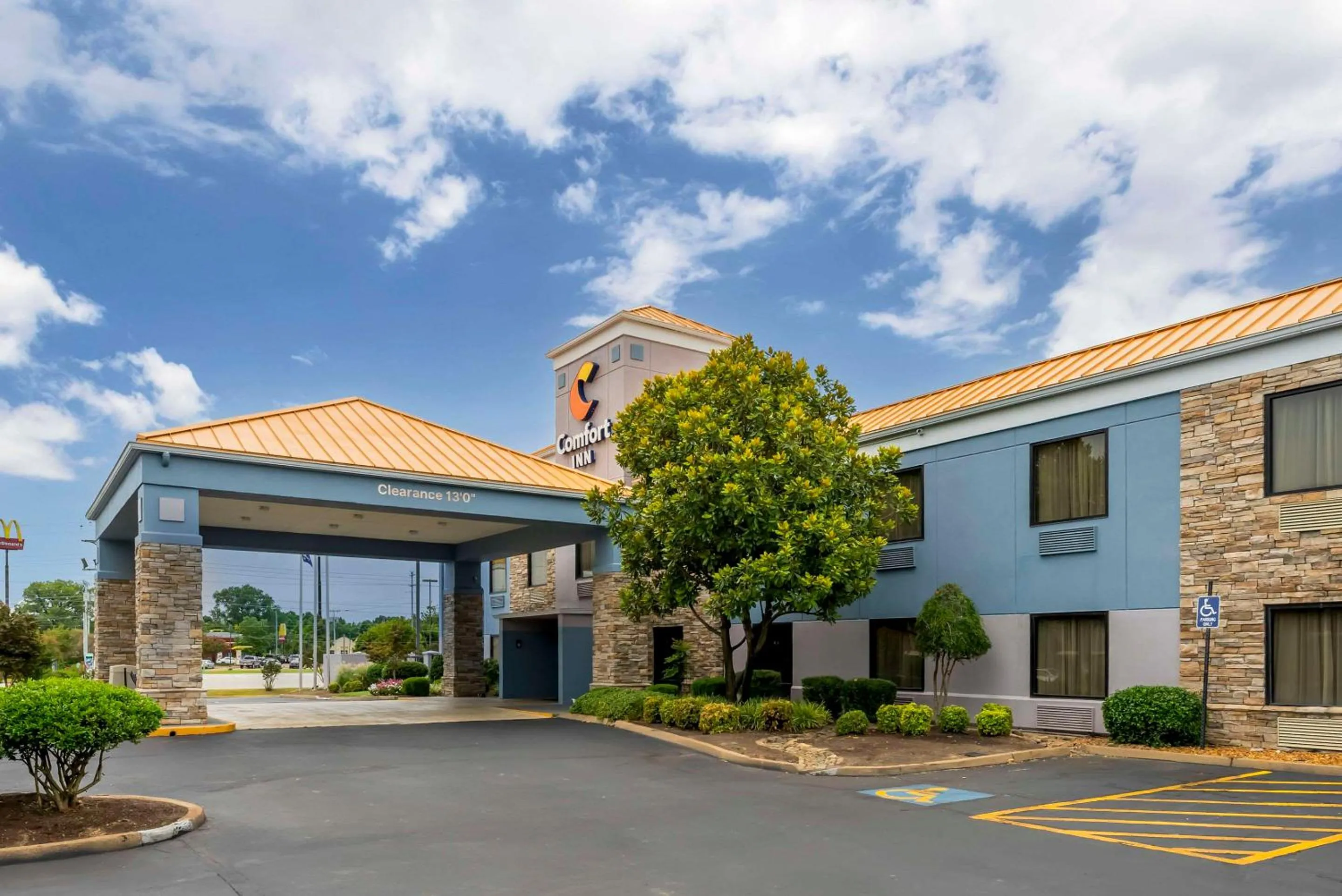 Property building in Comfort Inn Brownsville I-40