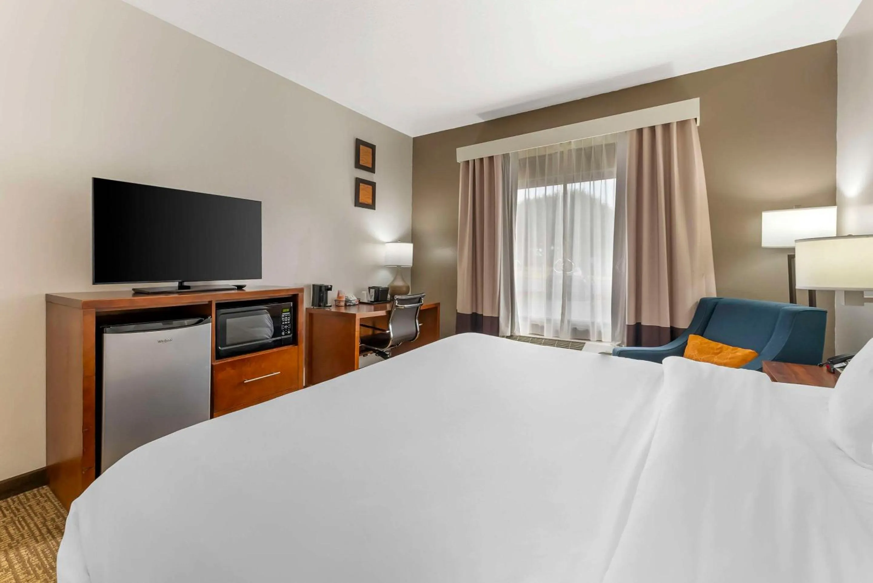 Bedroom, Bed in Comfort Inn Brownsville I-40