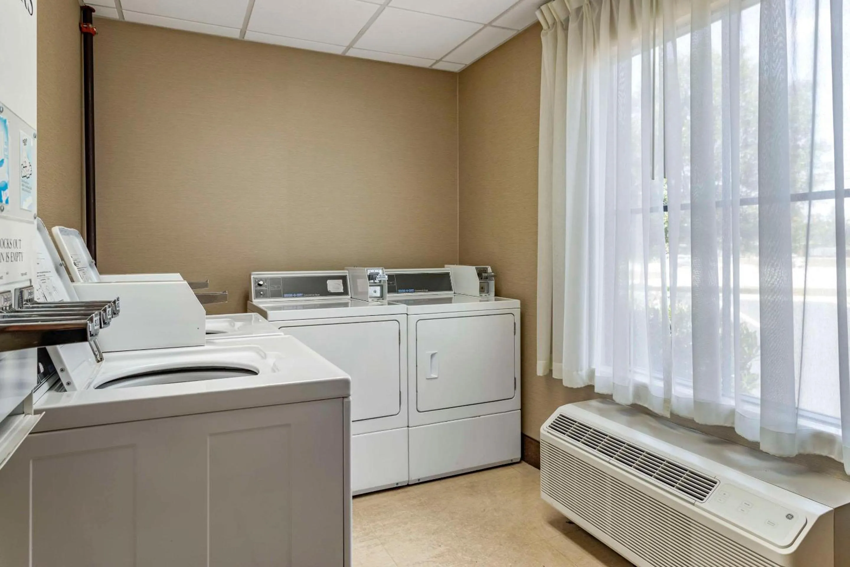 Other, Bed in Comfort Inn Athens I - 75