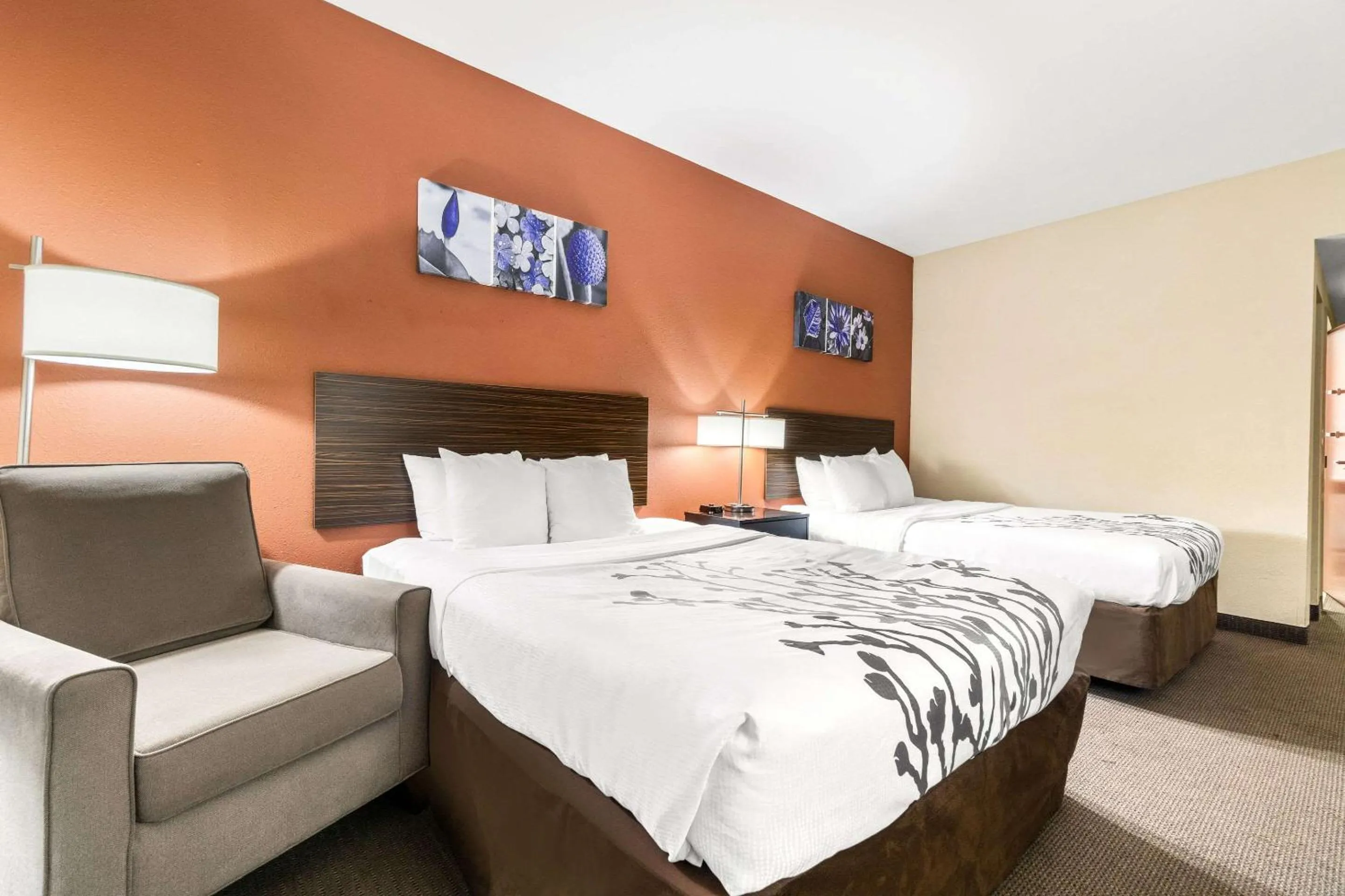 Bedroom, Bed in Sleep Inn & Suites Dyersburg I-155