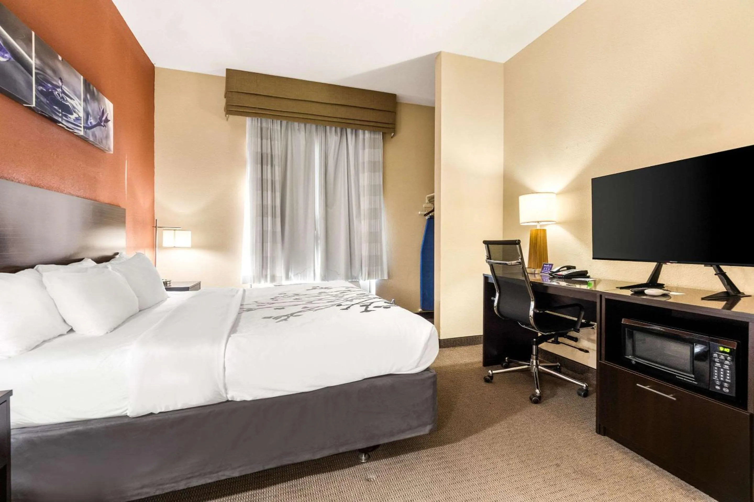 Bedroom, Bed in Sleep Inn & Suites Dyersburg I-155