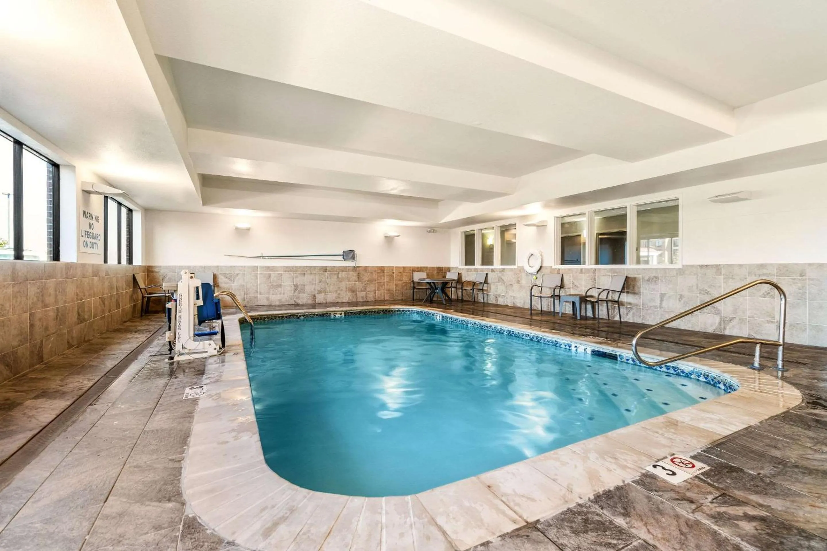 Swimming pool in Sleep Inn & Suites Dyersburg I-155