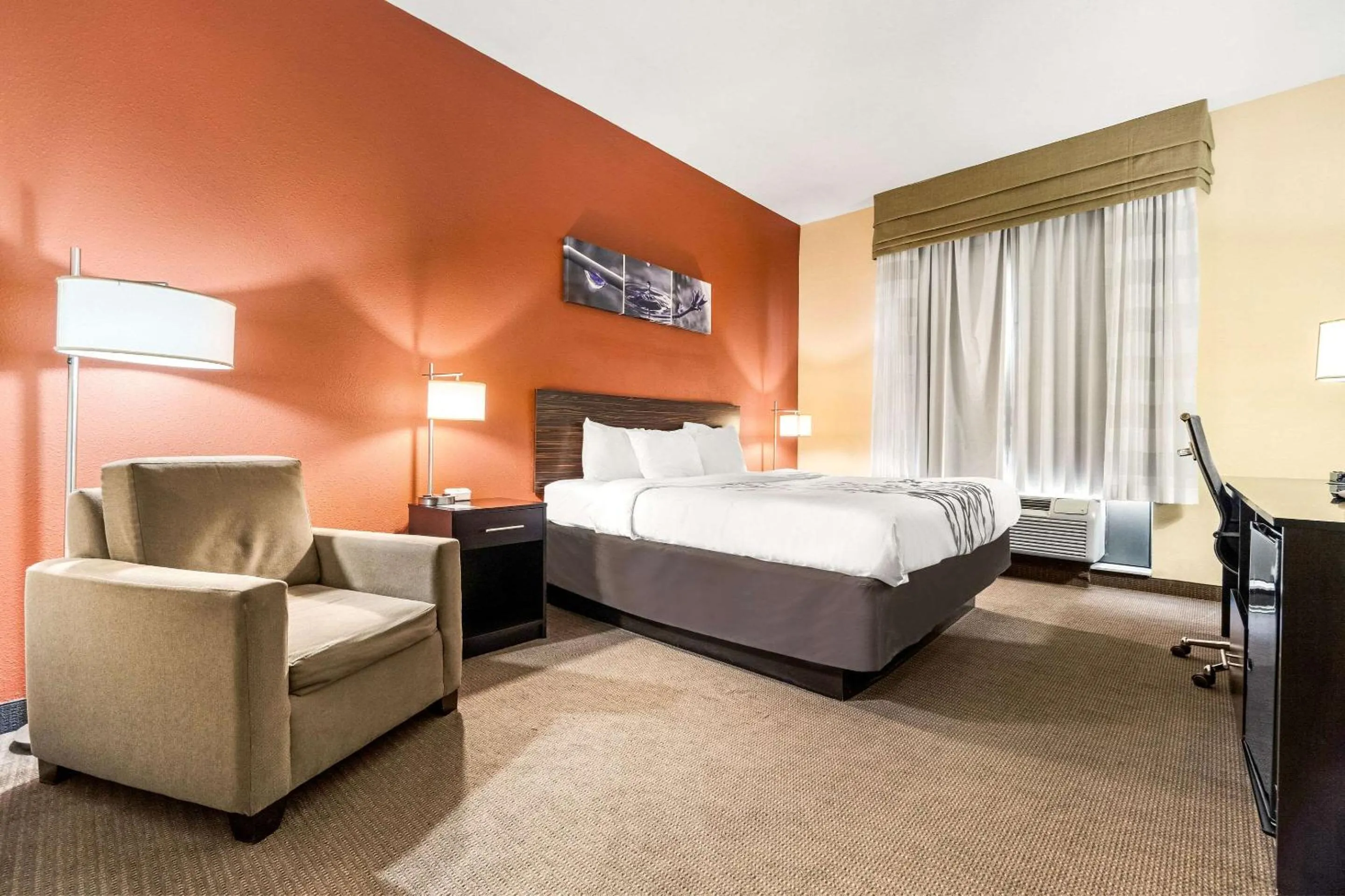 Bedroom, Bed in Sleep Inn & Suites Dyersburg I-155