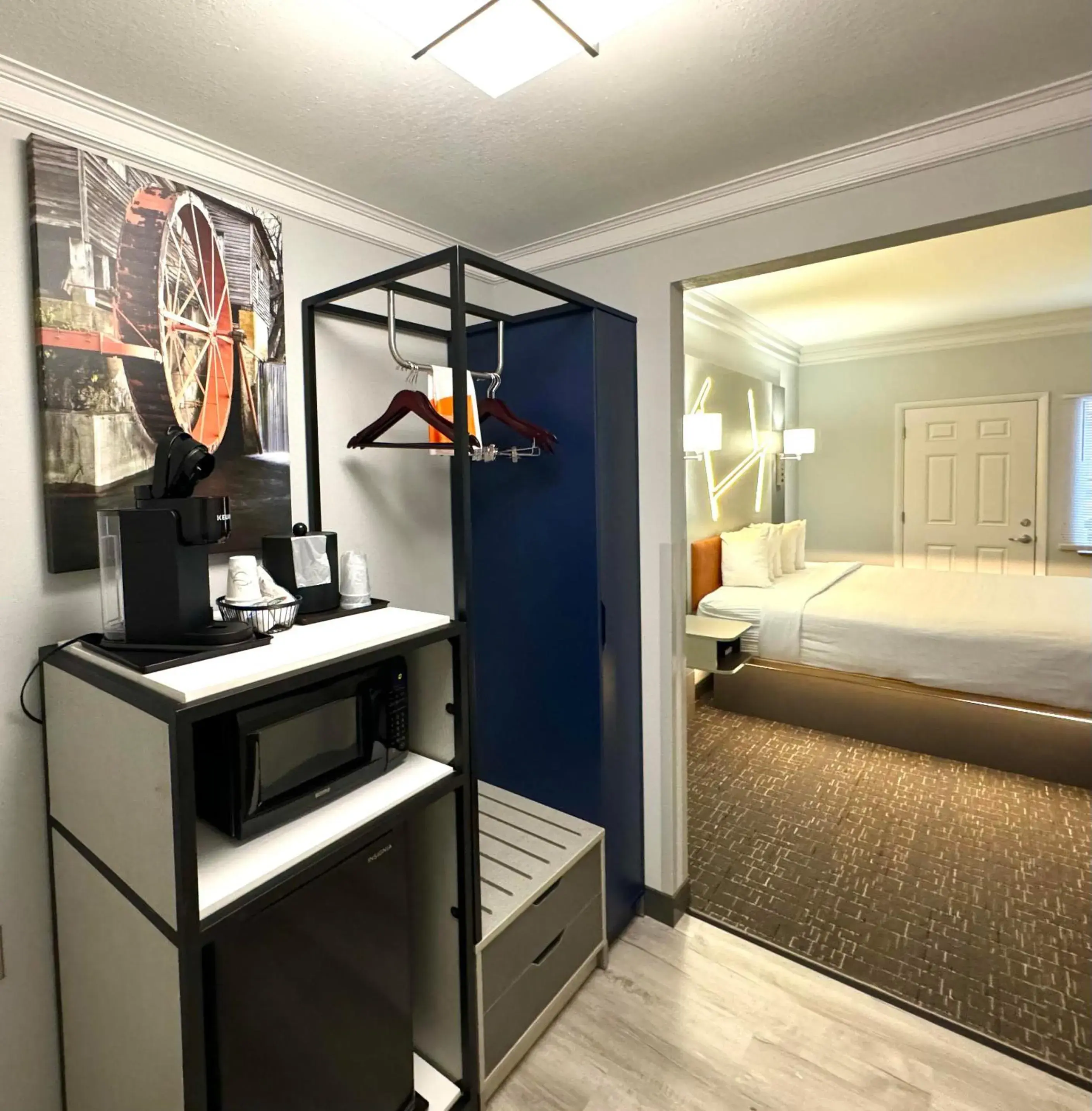 Coffee/tea facilities, Bed in The Walden, Trademark Collection By Wyndham Coffee/tea facilities, Bed in The Walden, Trademark Collection By Wyndham