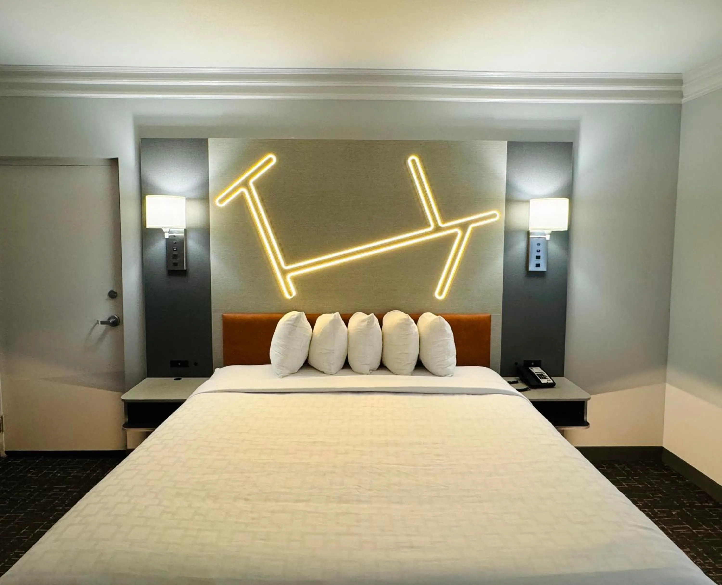 Photo of the whole room, Bed in The Walden, Trademark Collection By Wyndham