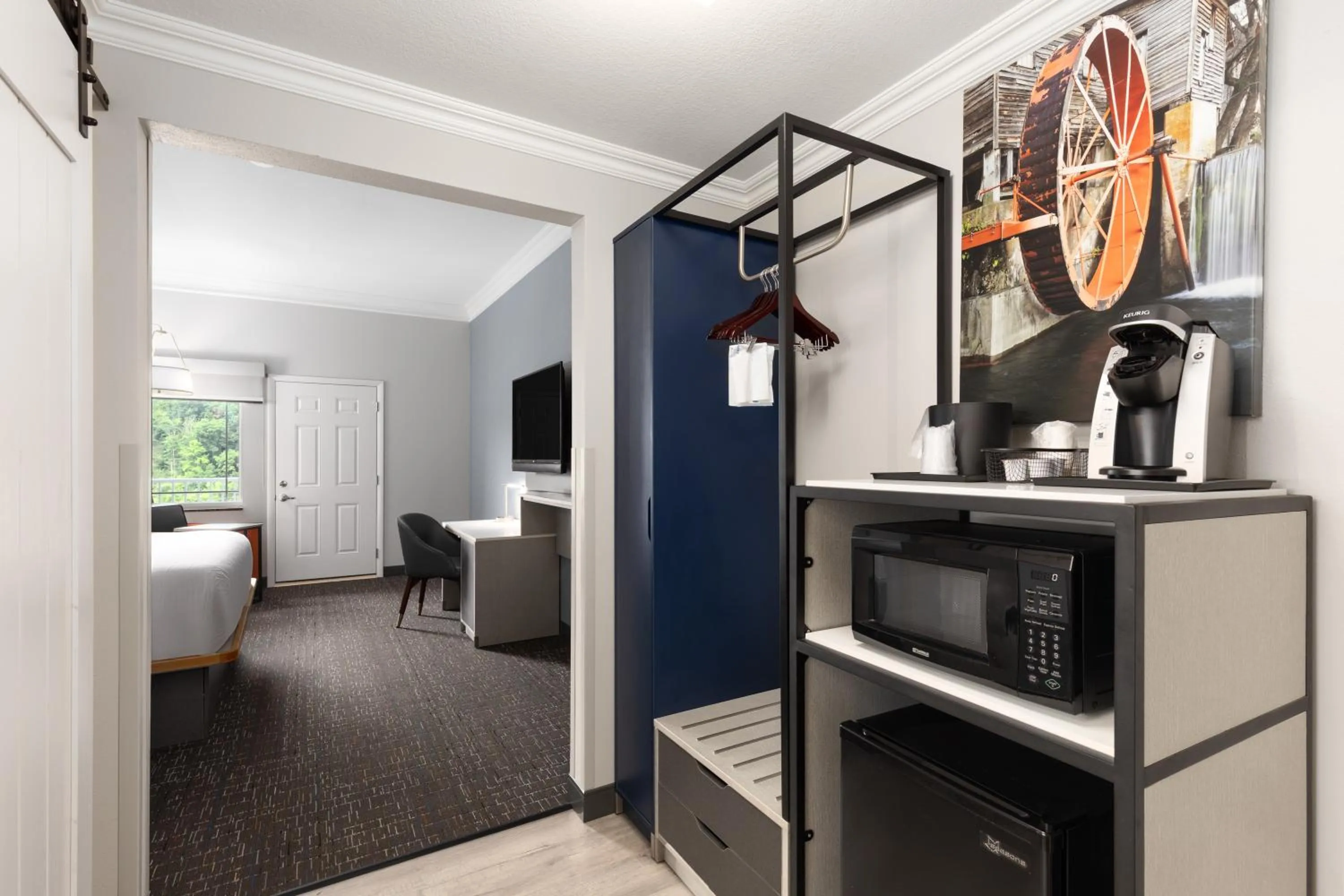 microwave, Bed in The Walden, Trademark Collection By Wyndham