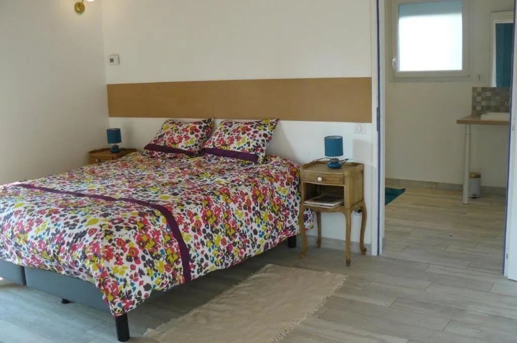 Photo of the whole room, Bed in Le fief Beaurepaire 76280