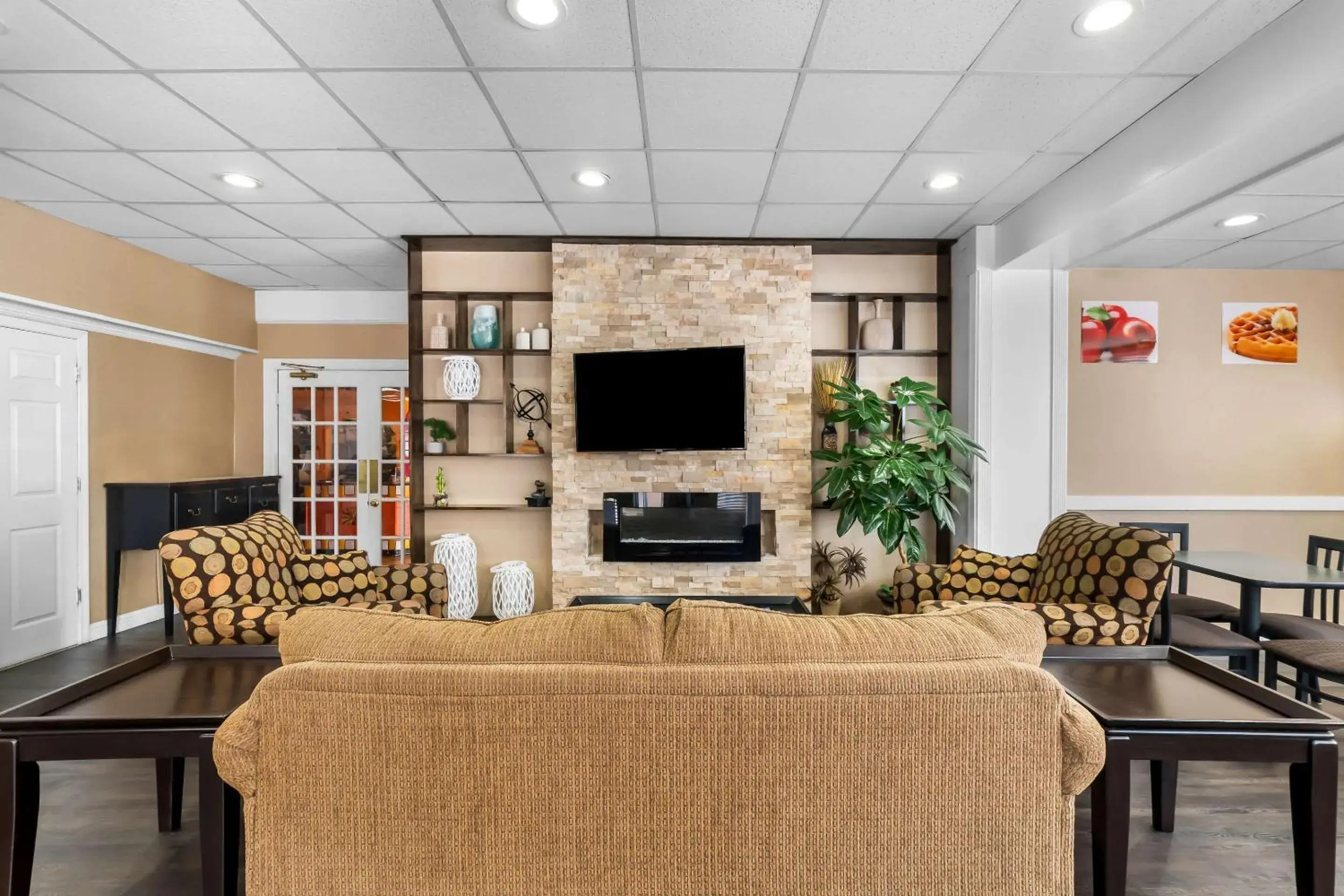 Lobby or reception in Quality Inn Tullahoma Lobby or reception in Quality Inn Tullahoma