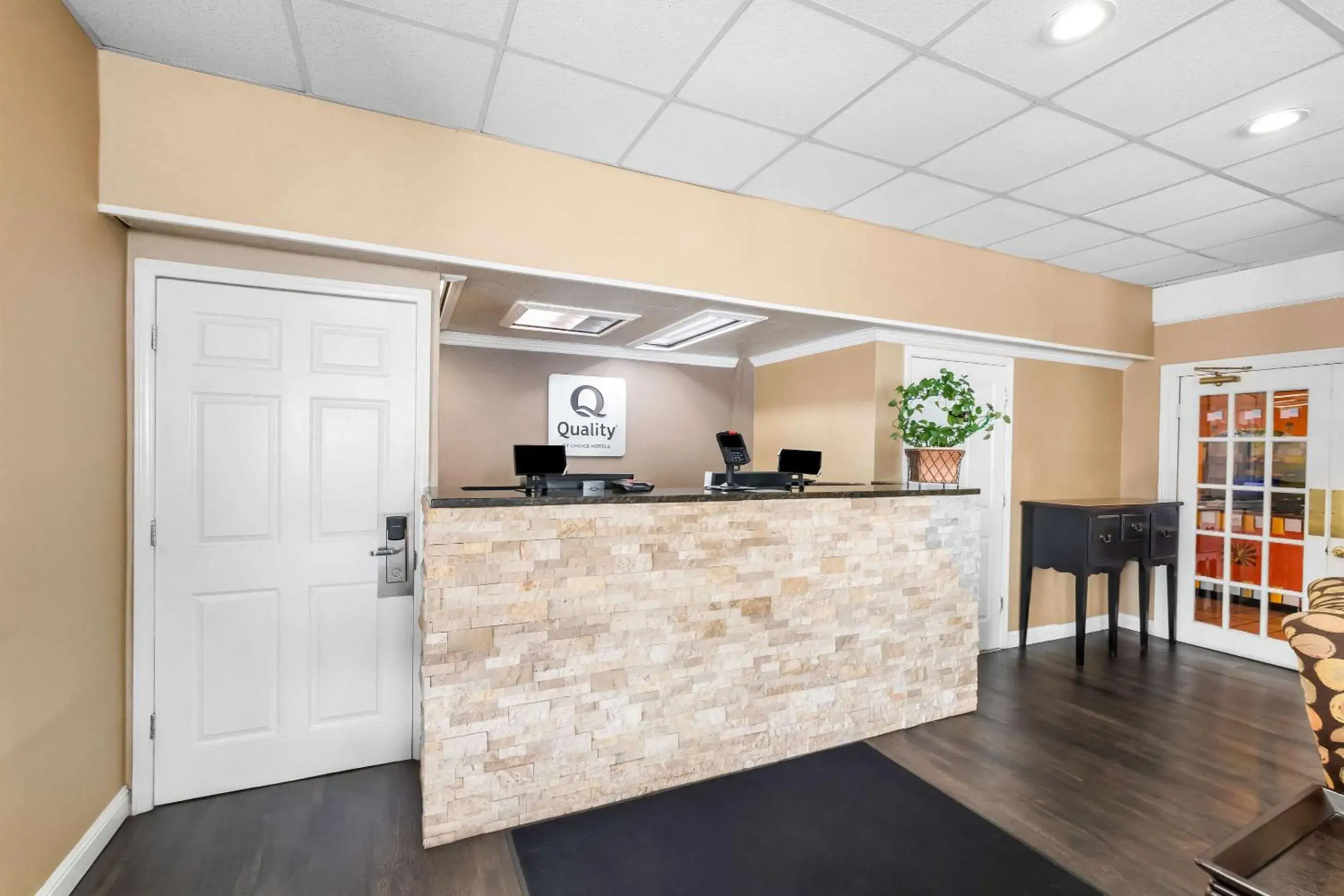 Lobby or reception in Quality Inn Tullahoma Lobby or reception in Quality Inn Tullahoma