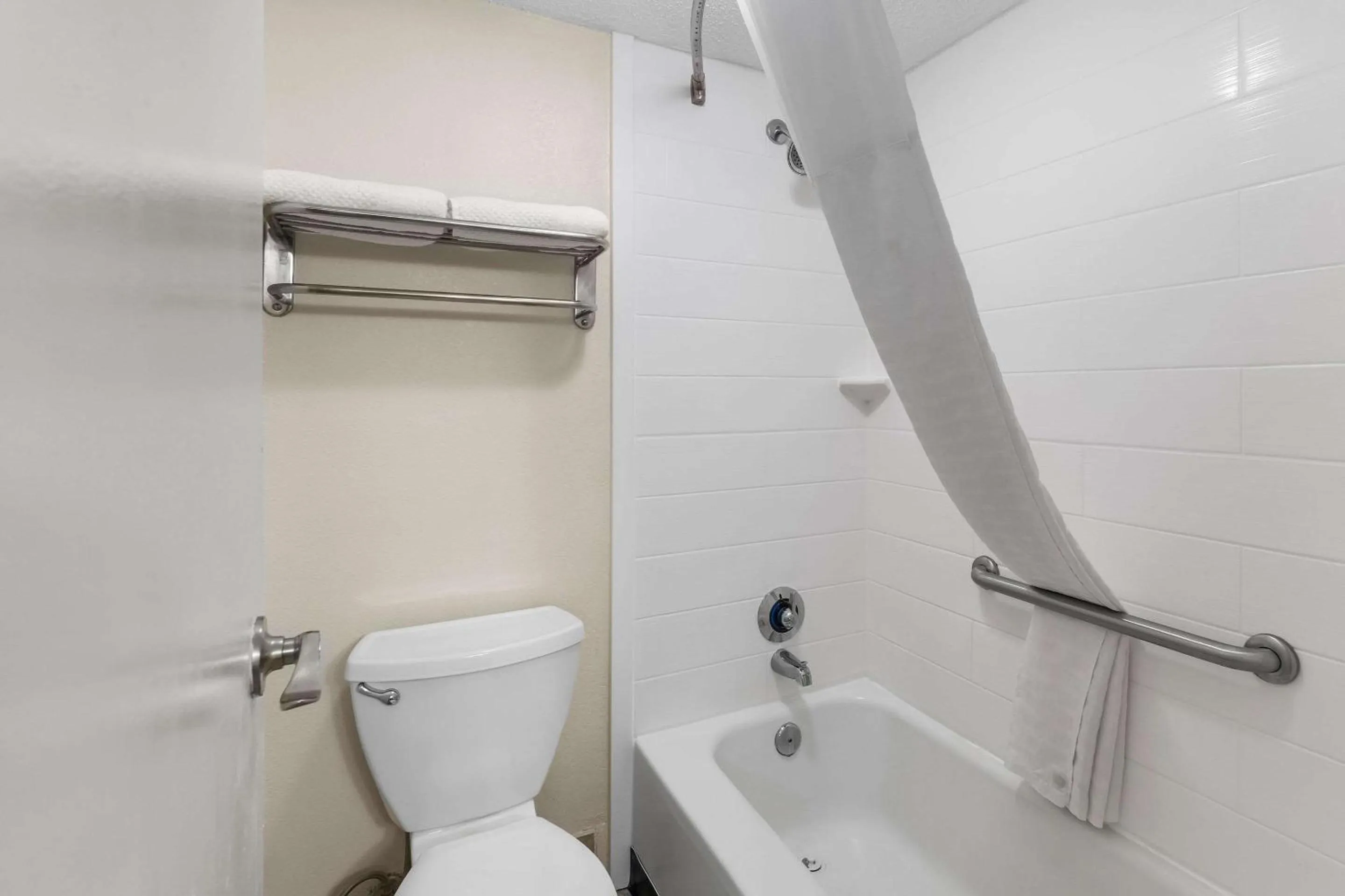 Bedroom in Quality Inn Tullahoma