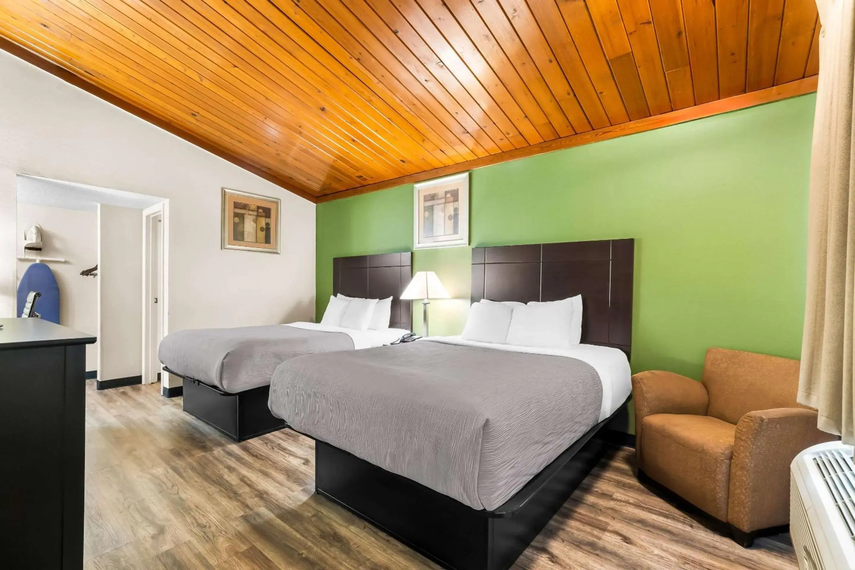 Bedroom, Bed in Quality Inn Tullahoma Bedroom, Bed in Quality Inn Tullahoma