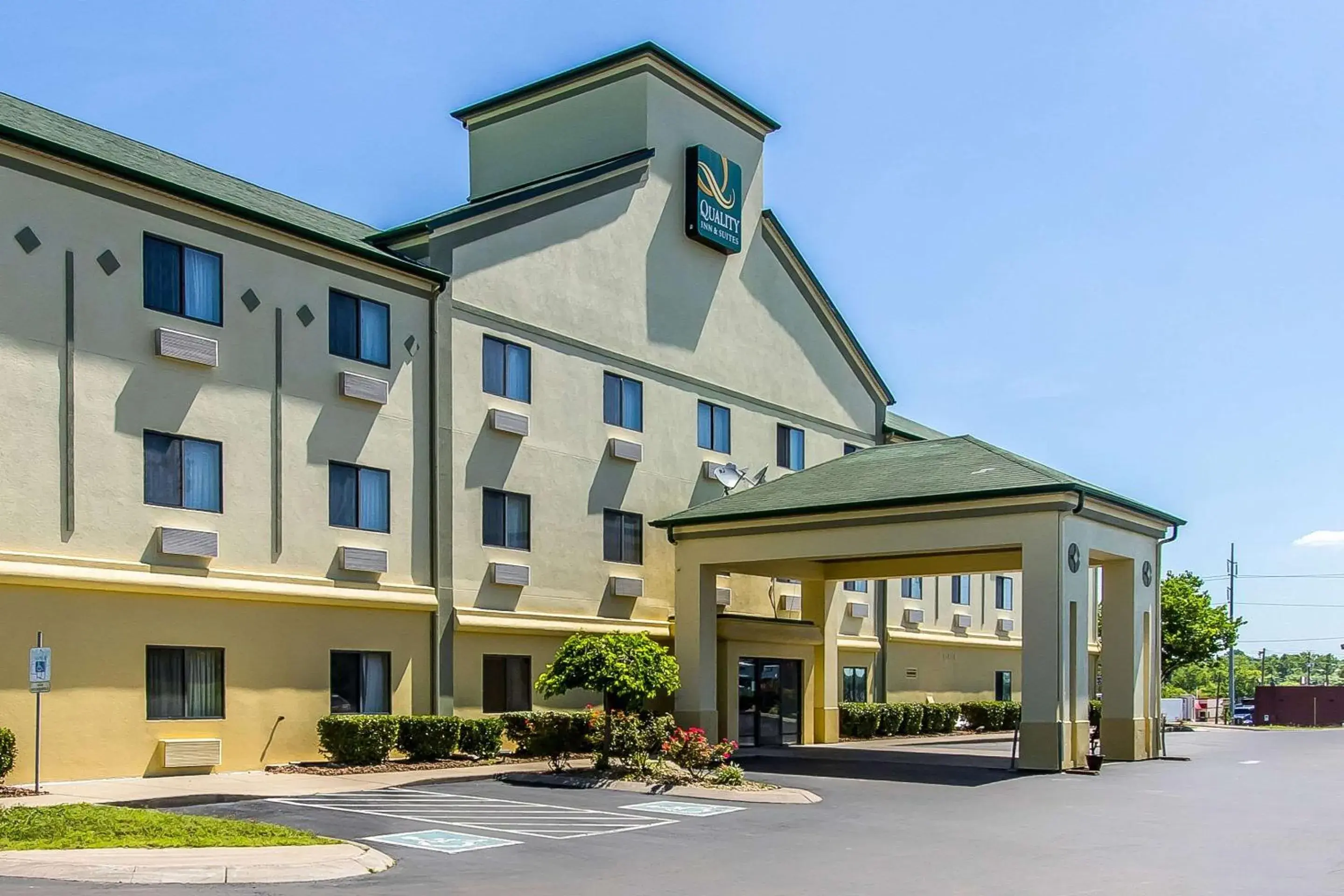 Property building in Quality Inn & Suites Property building in Quality Inn & Suites