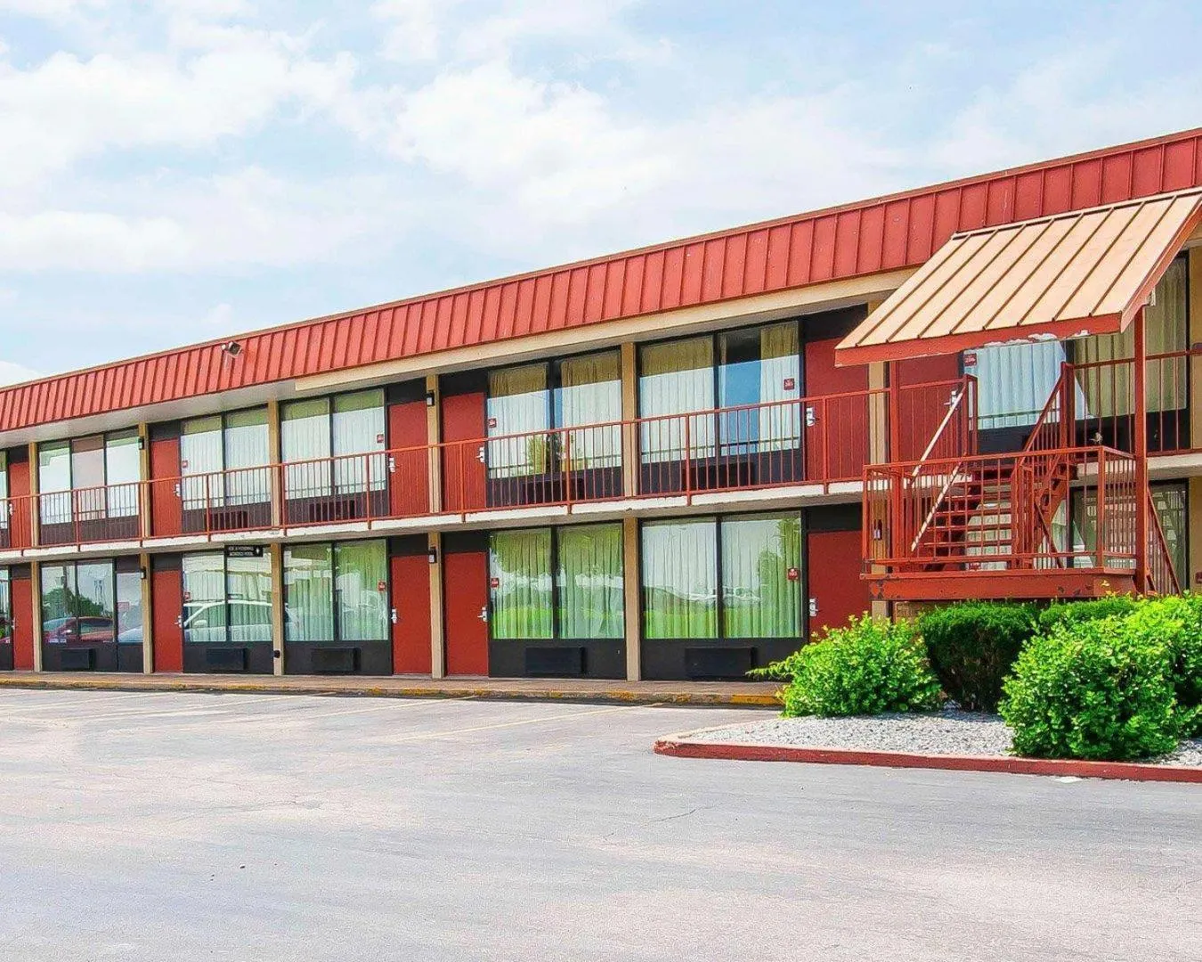 Property building in Econo Lodge Dyersburg I-155