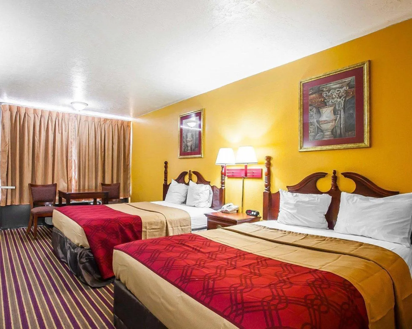 Bedroom, Bed in Econo Lodge Dyersburg I-155