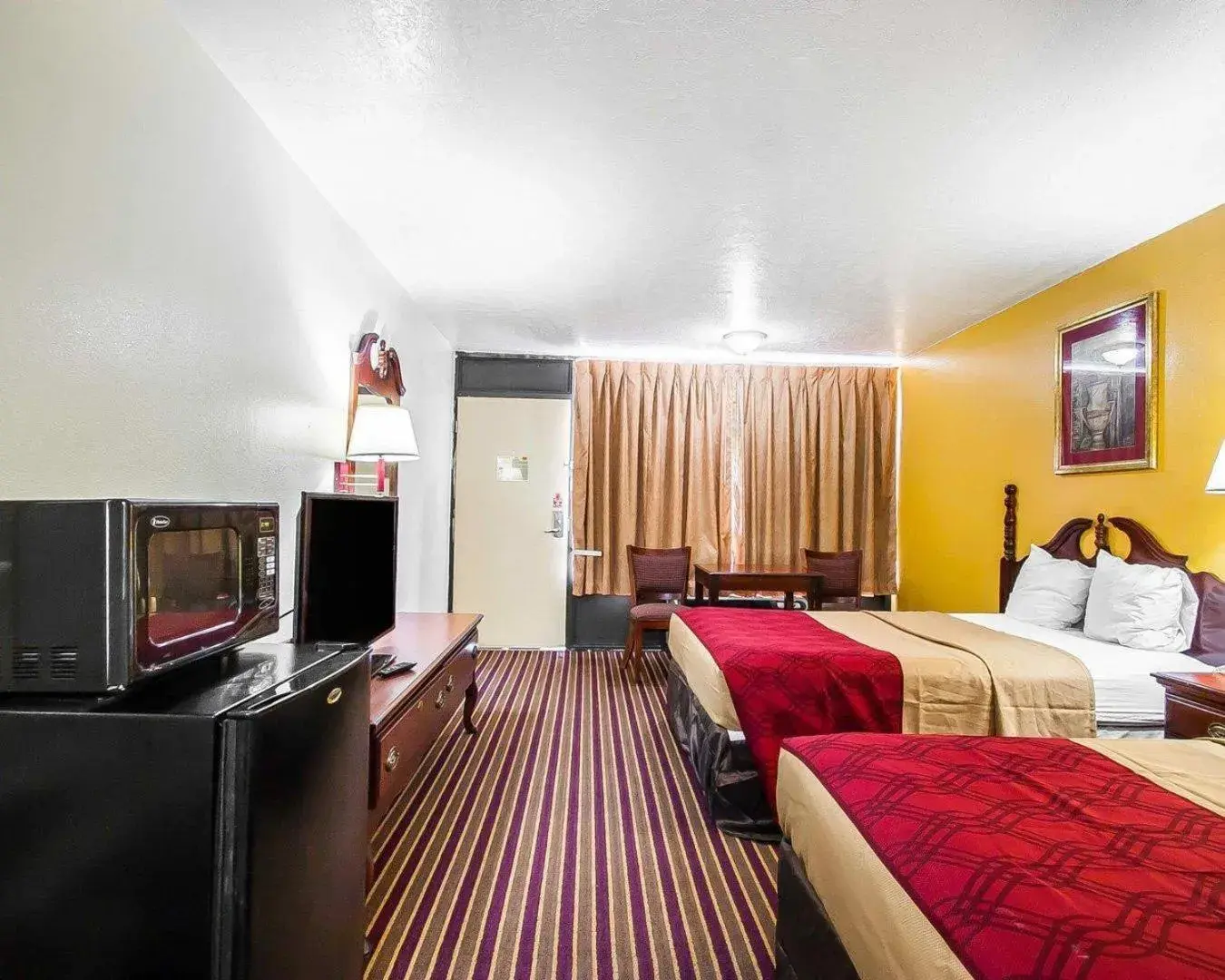 Bedroom, Bed in Econo Lodge Dyersburg I-155 Bedroom, Bed in Econo Lodge Dyersburg I-155