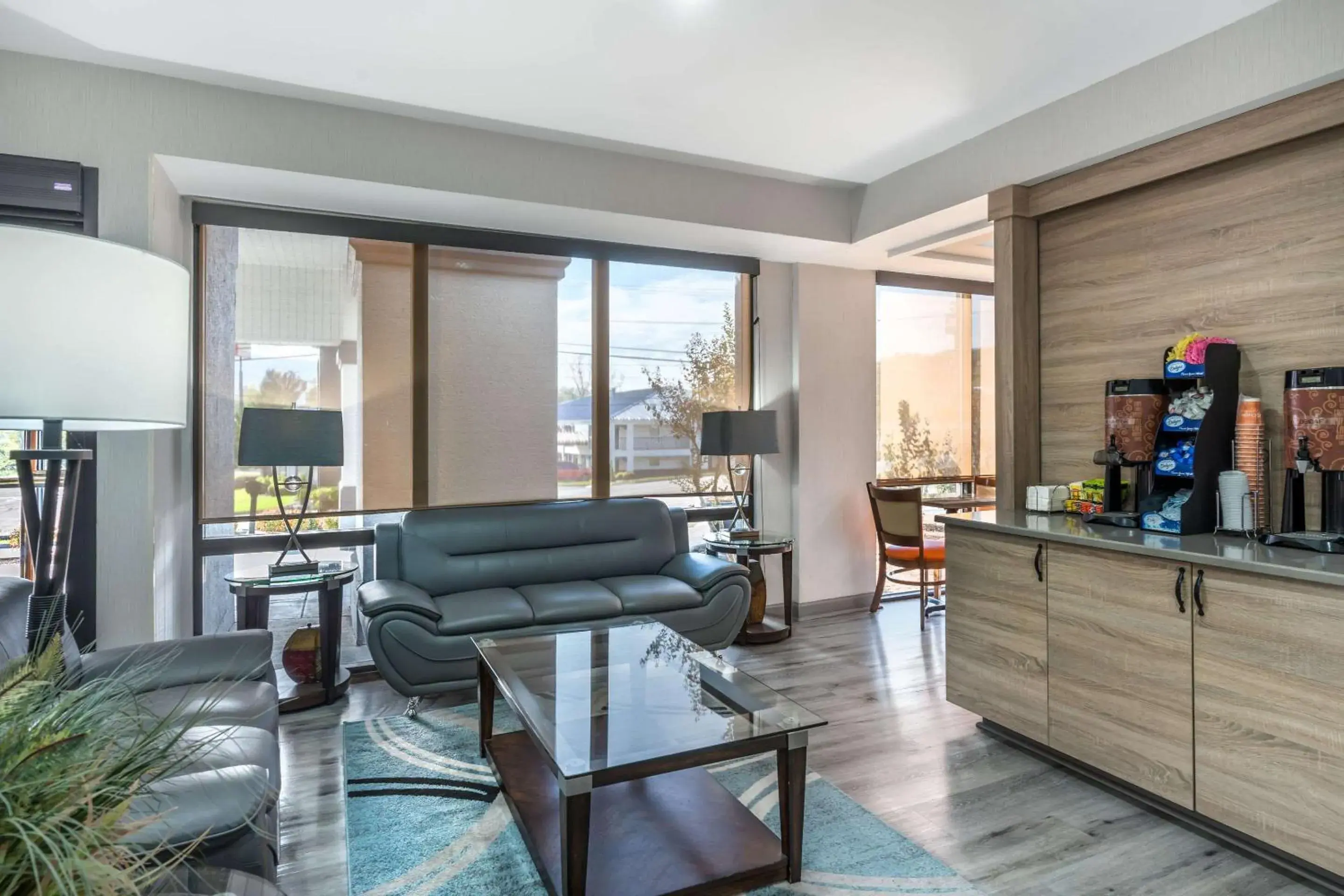 Lobby or reception in Clarion Inn near Lookout Mountain Lobby or reception in Clarion Inn near Lookout Mountain