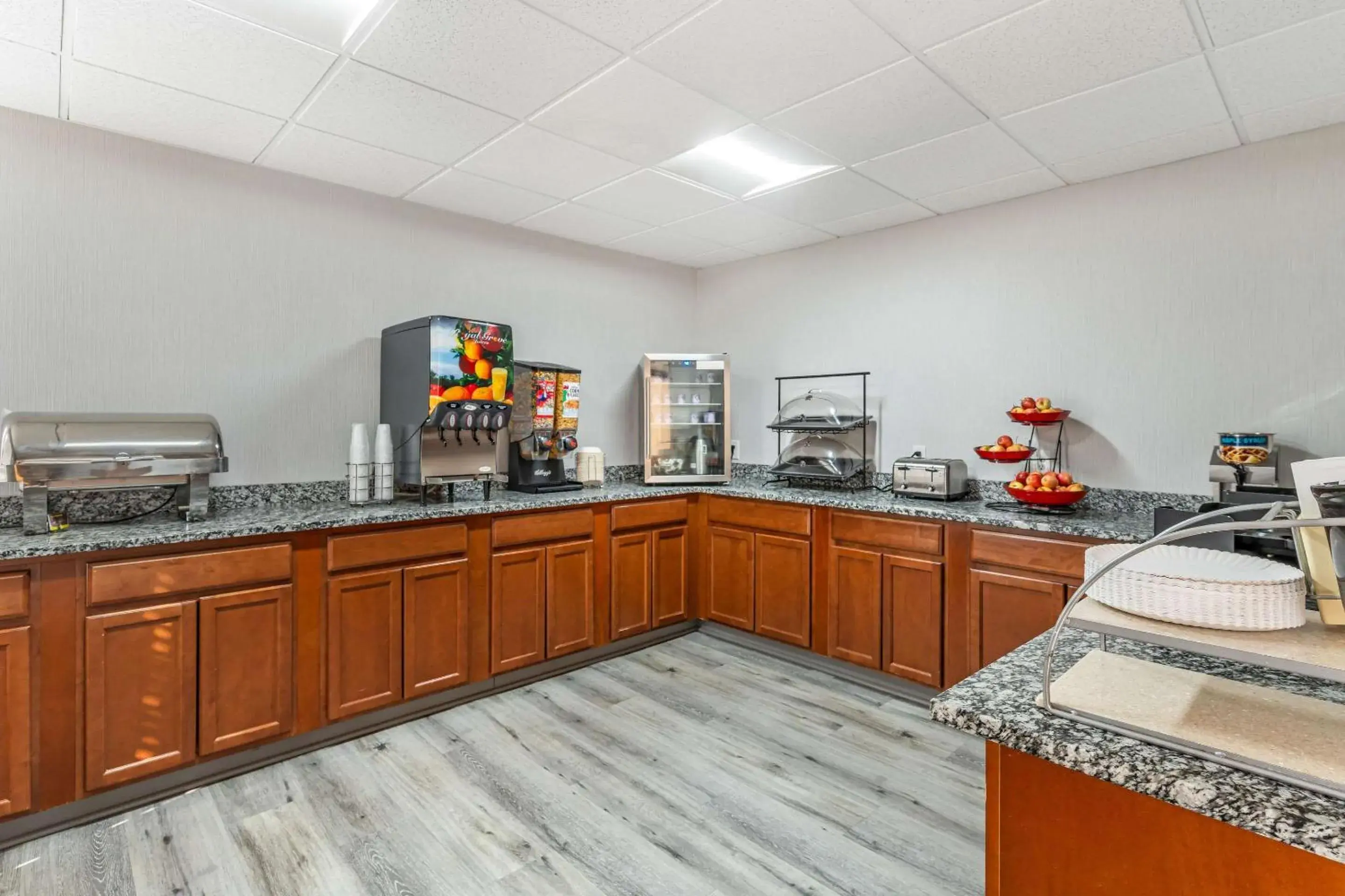 Breakfast in Clarion Inn near Lookout Mountain Breakfast in Clarion Inn near Lookout Mountain