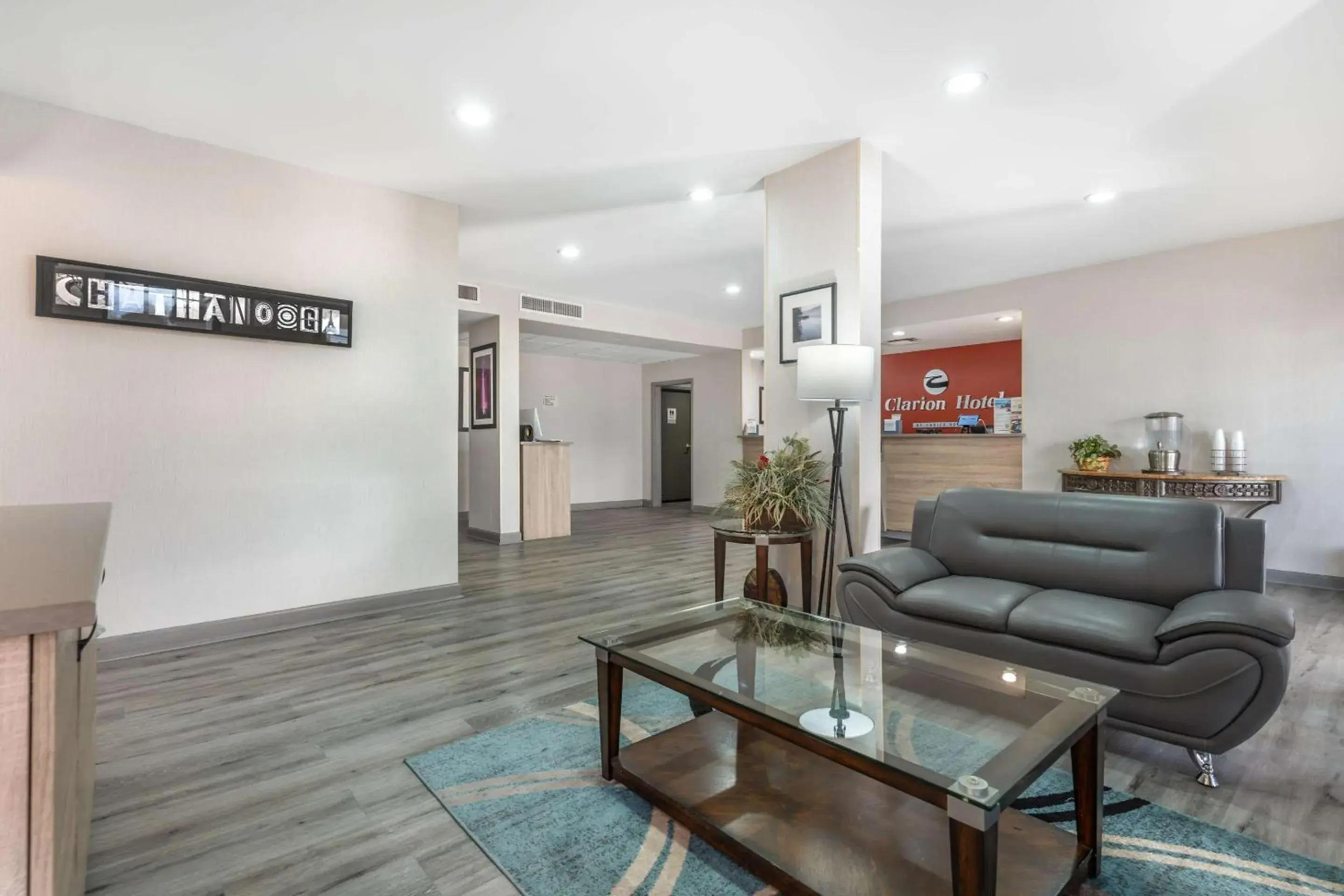 Lobby or reception in Clarion Inn near Lookout Mountain Lobby or reception in Clarion Inn near Lookout Mountain