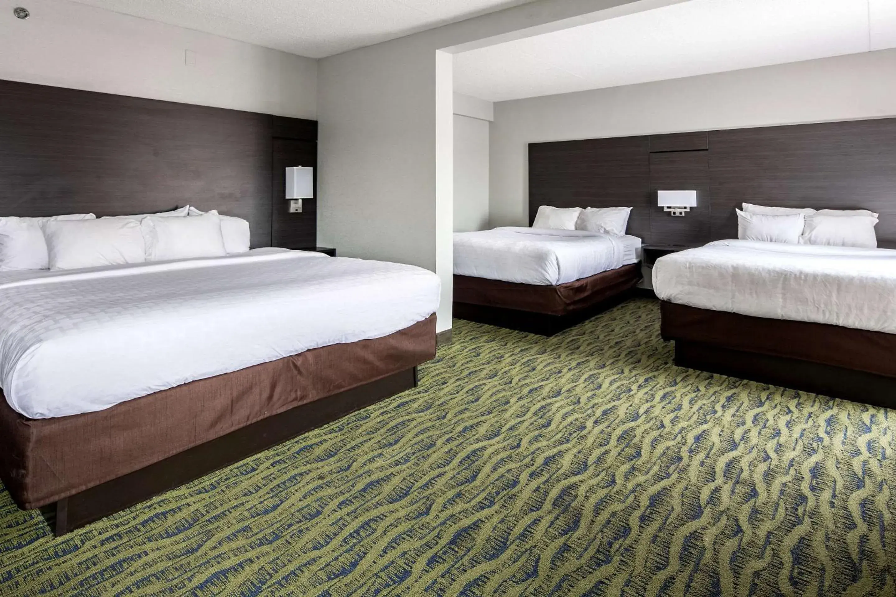 Bedroom, Bed in Clarion Inn near Lookout Mountain Bedroom, Bed in Clarion Inn near Lookout Mountain