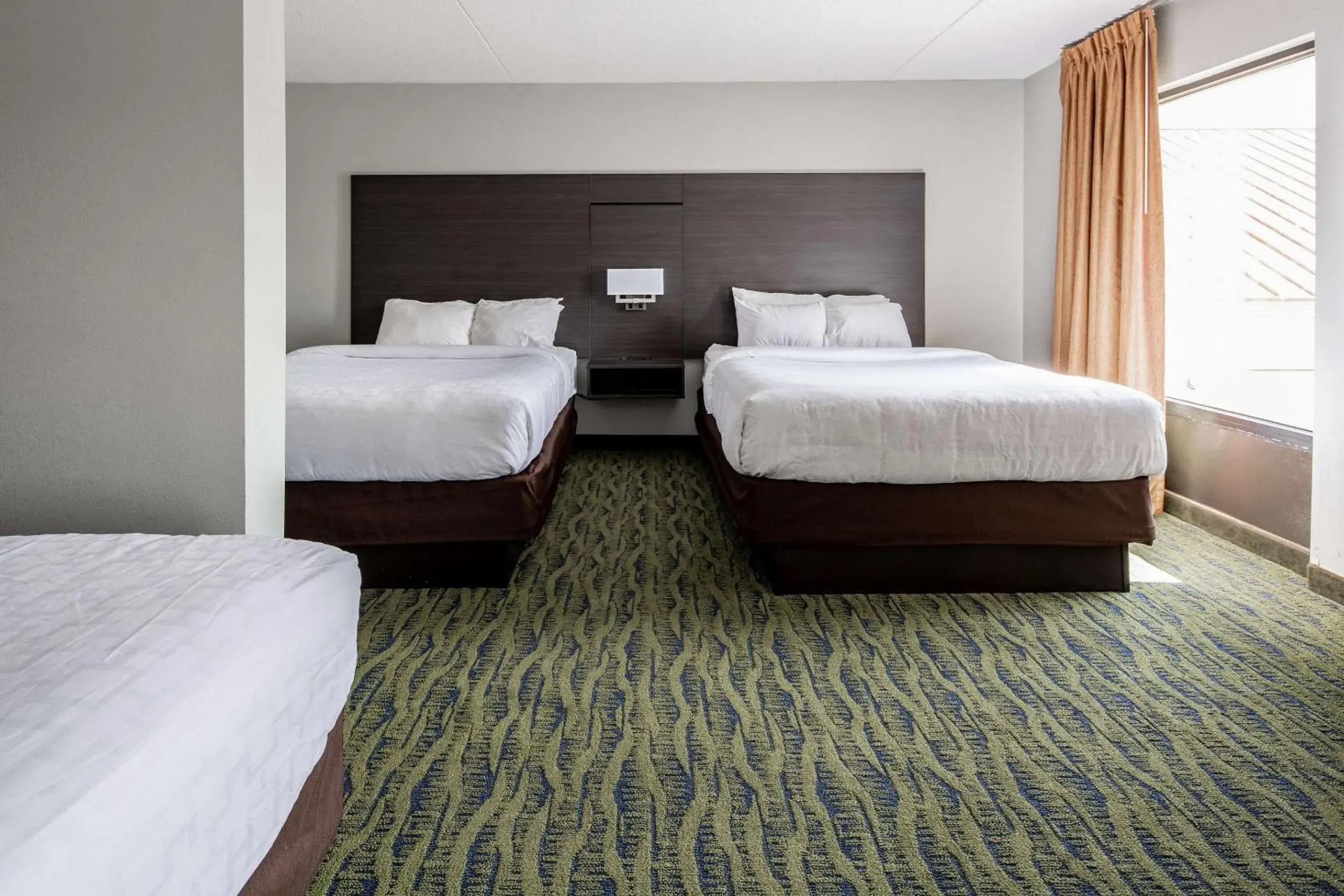 Bedroom, Bed in Clarion Inn near Lookout Mountain Bedroom, Bed in Clarion Inn near Lookout Mountain