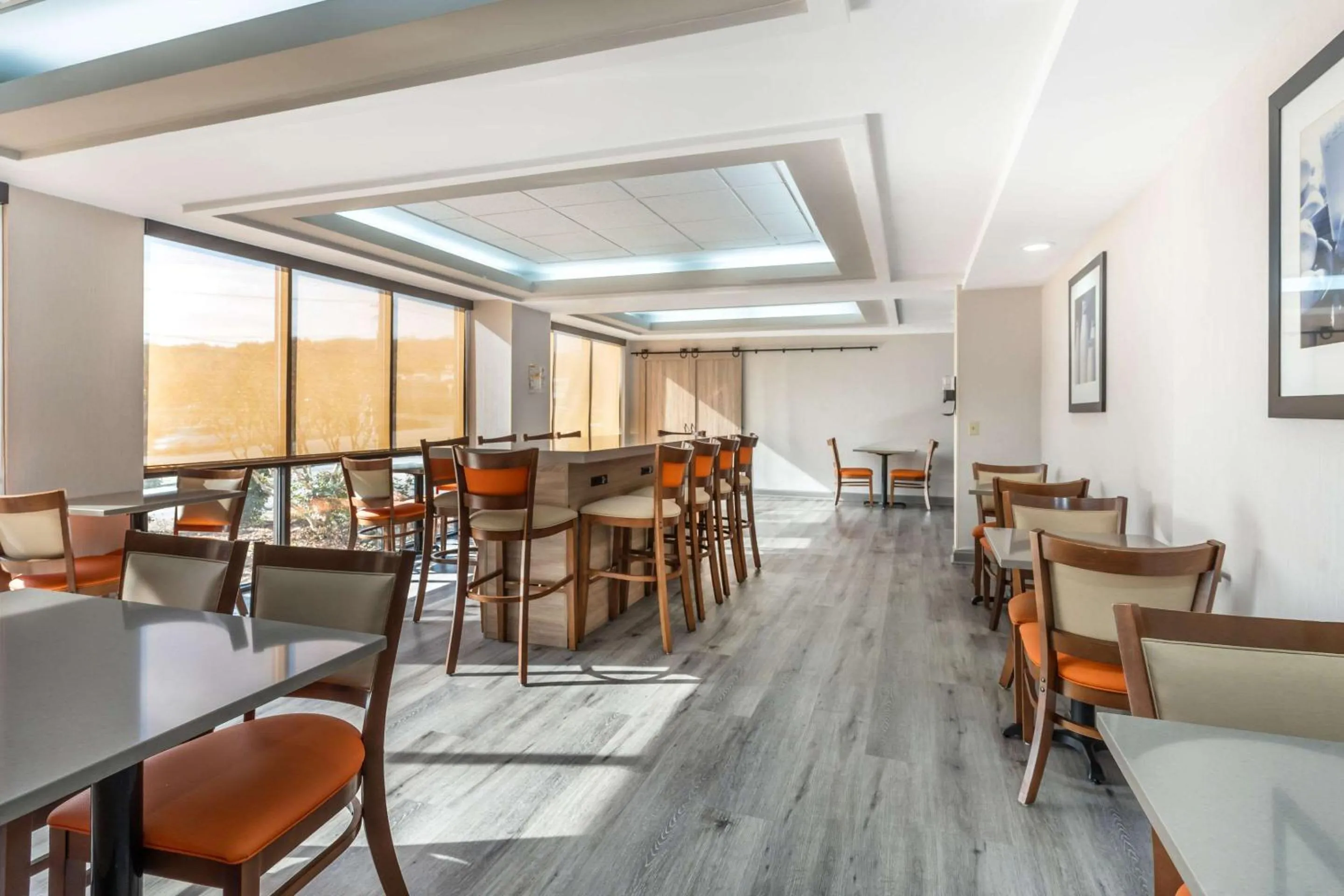 Breakfast in Clarion Inn near Lookout Mountain