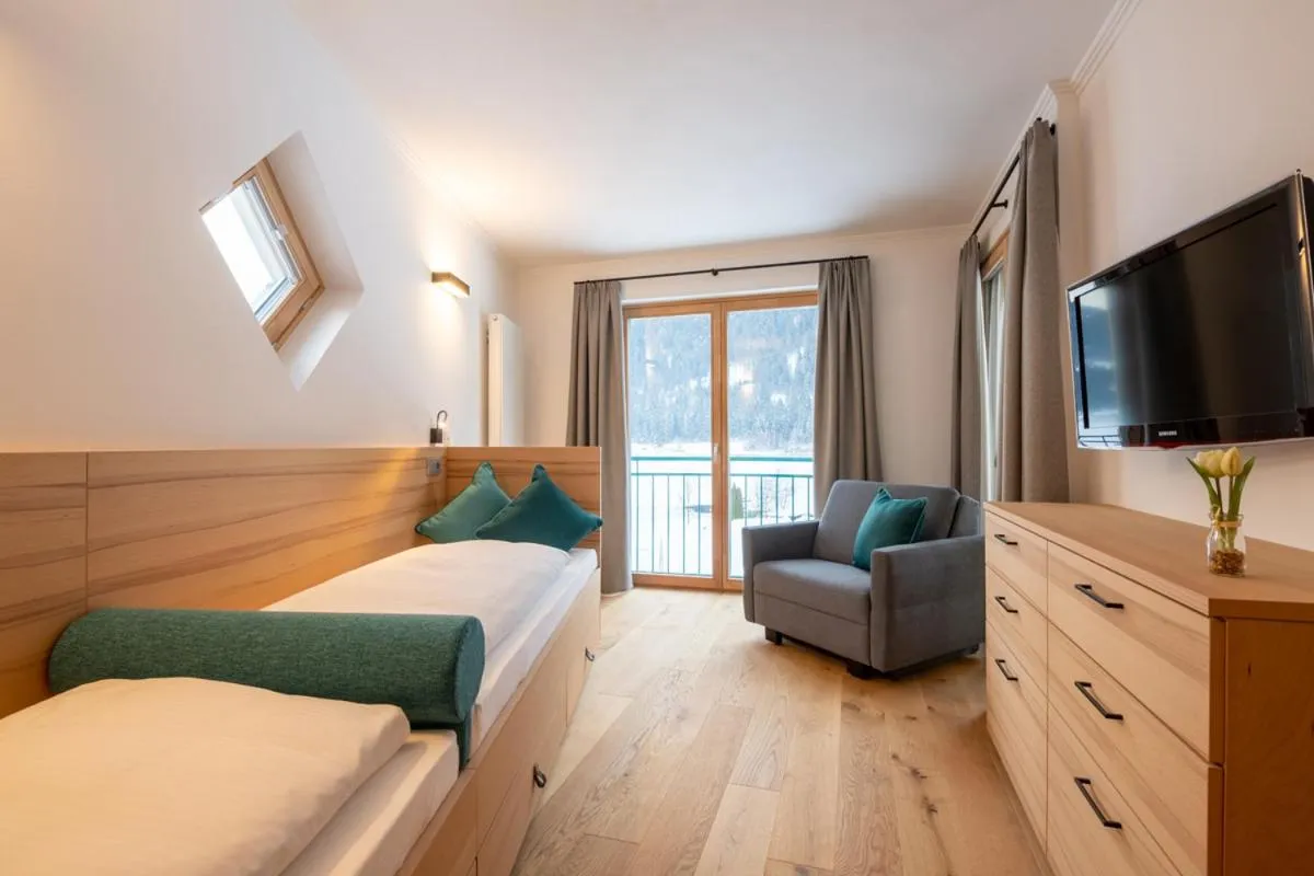 Bed in Familien- Sportresort BRENNSEEHOF