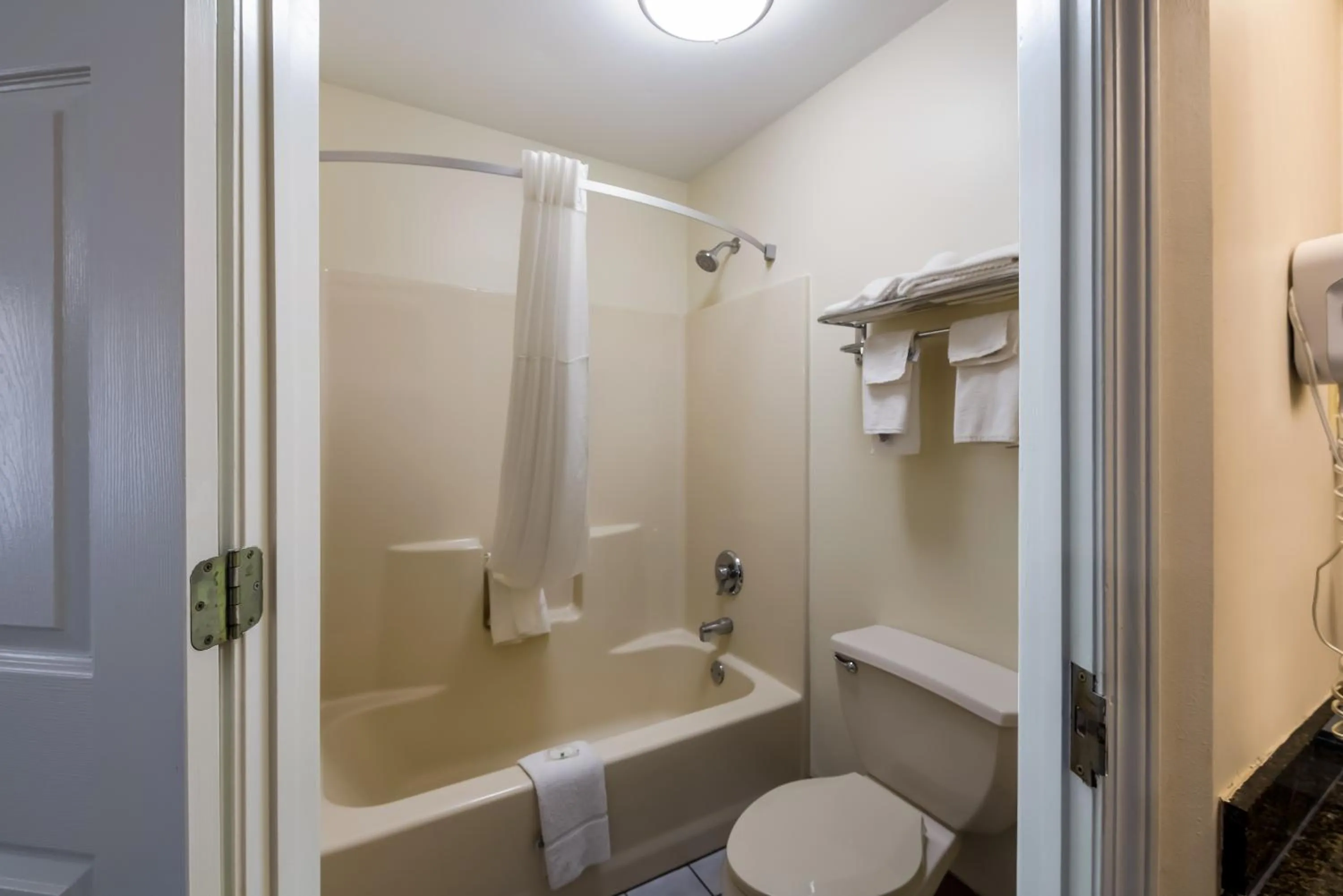 Quality Inn Johnson City I-26 exit 17