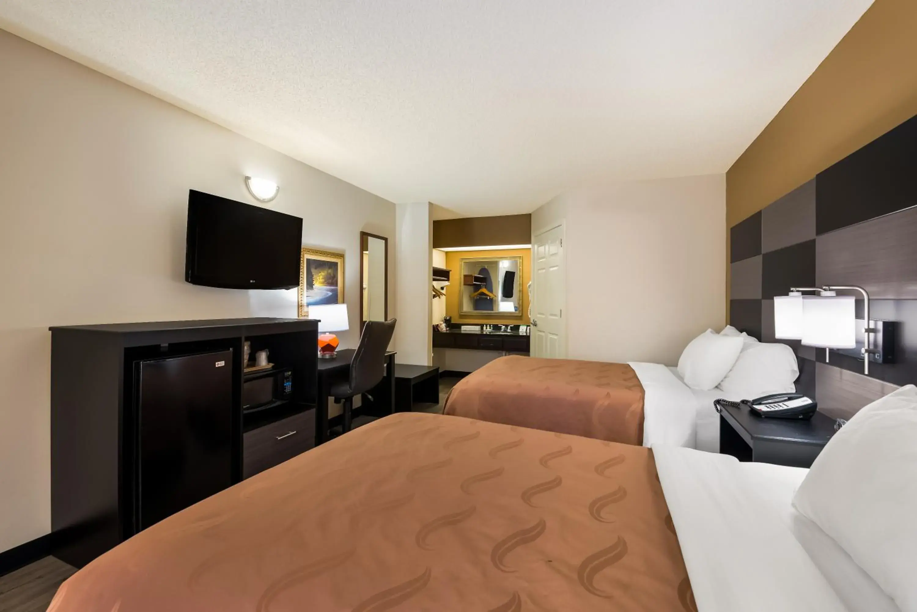 Double Room with Two Double Beds - Non-Smoking in Quality Inn Johnson City I-26 exit 17 Double Room with Two Double Beds - Non-Smoking in Quality Inn Johnson City I-26 exit 17