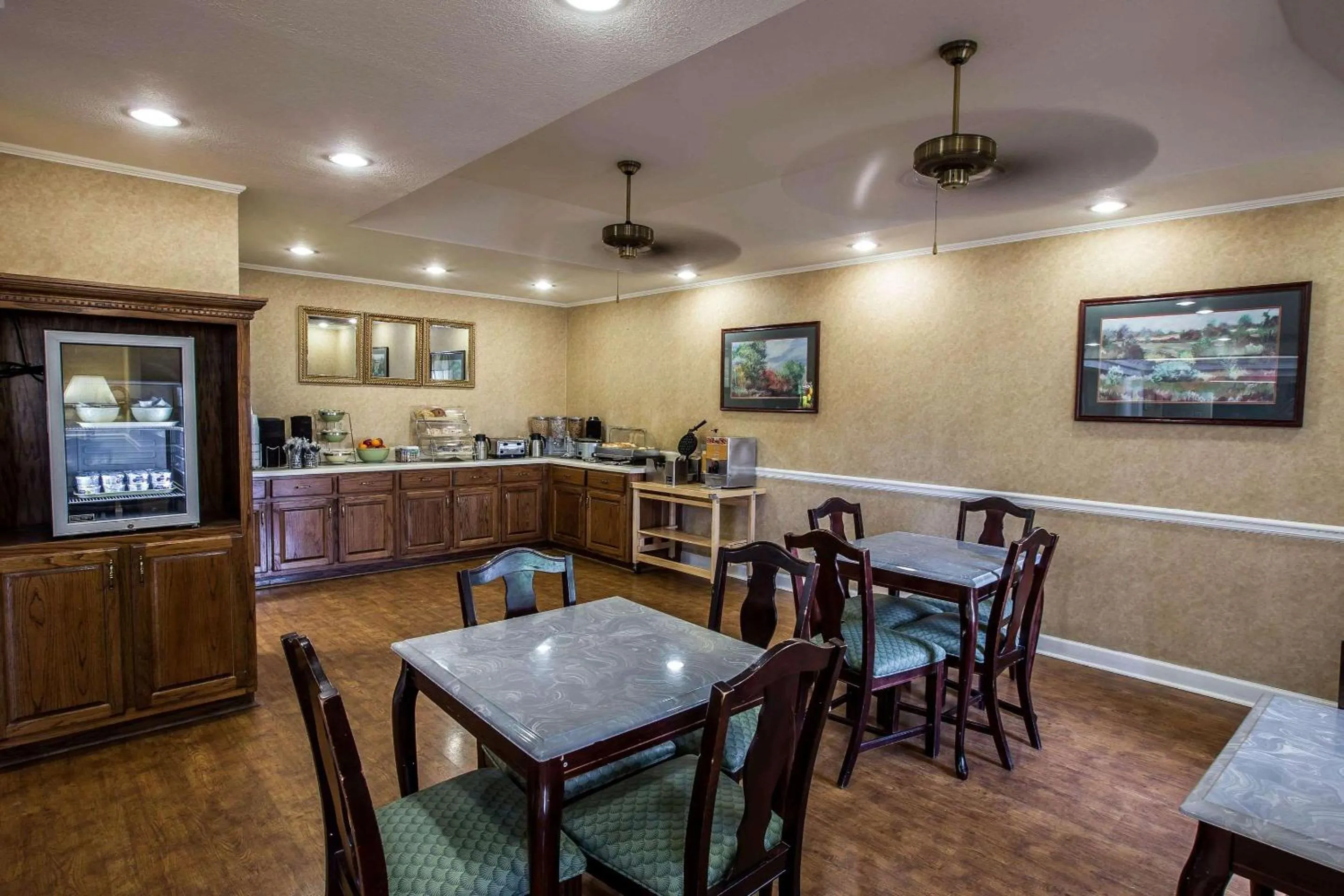 Restaurant/places to eat in Quality Inn Kingsport South