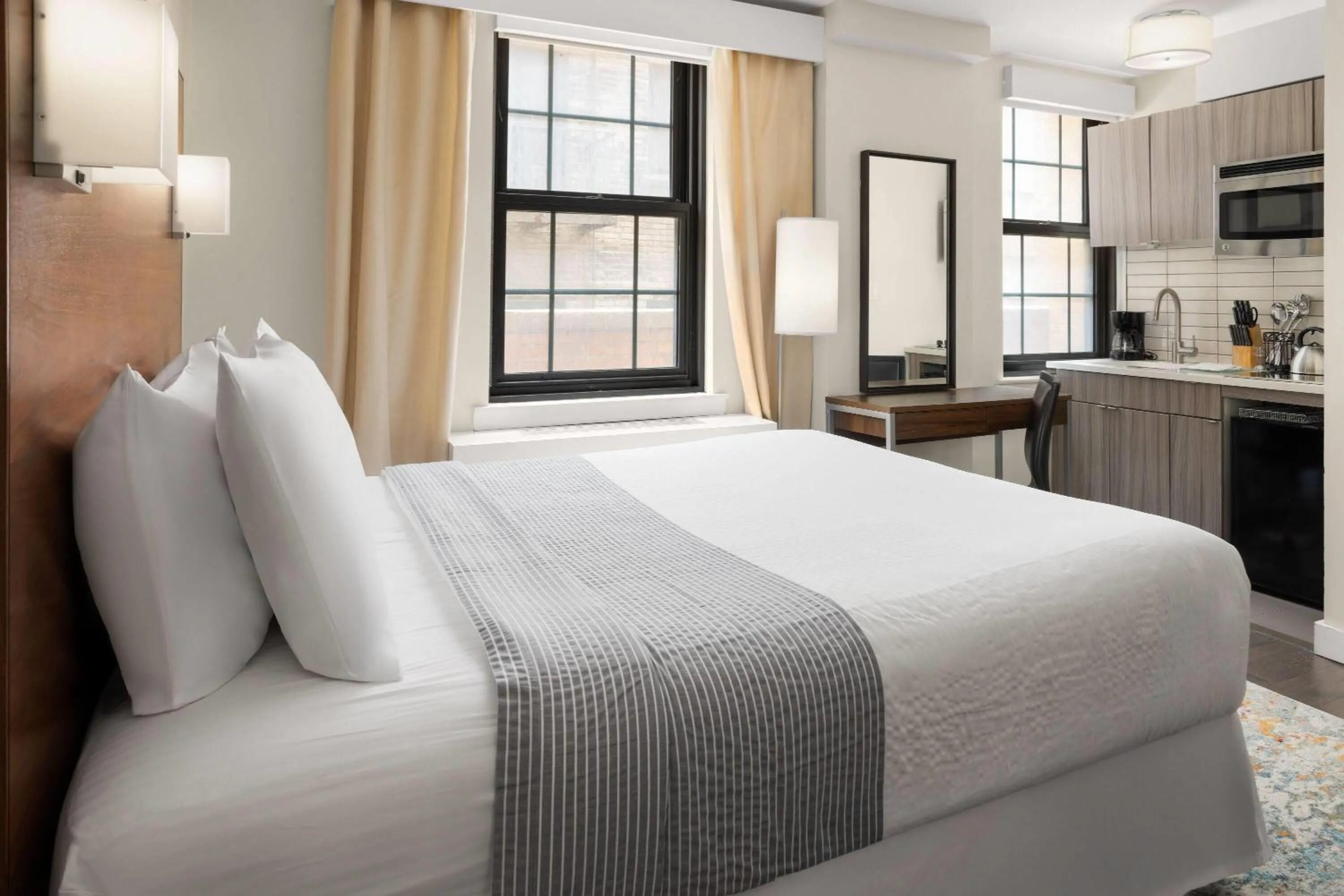 Photo of the whole room, Bed in The Beekman Tower, Trademark Collection by Wyndham