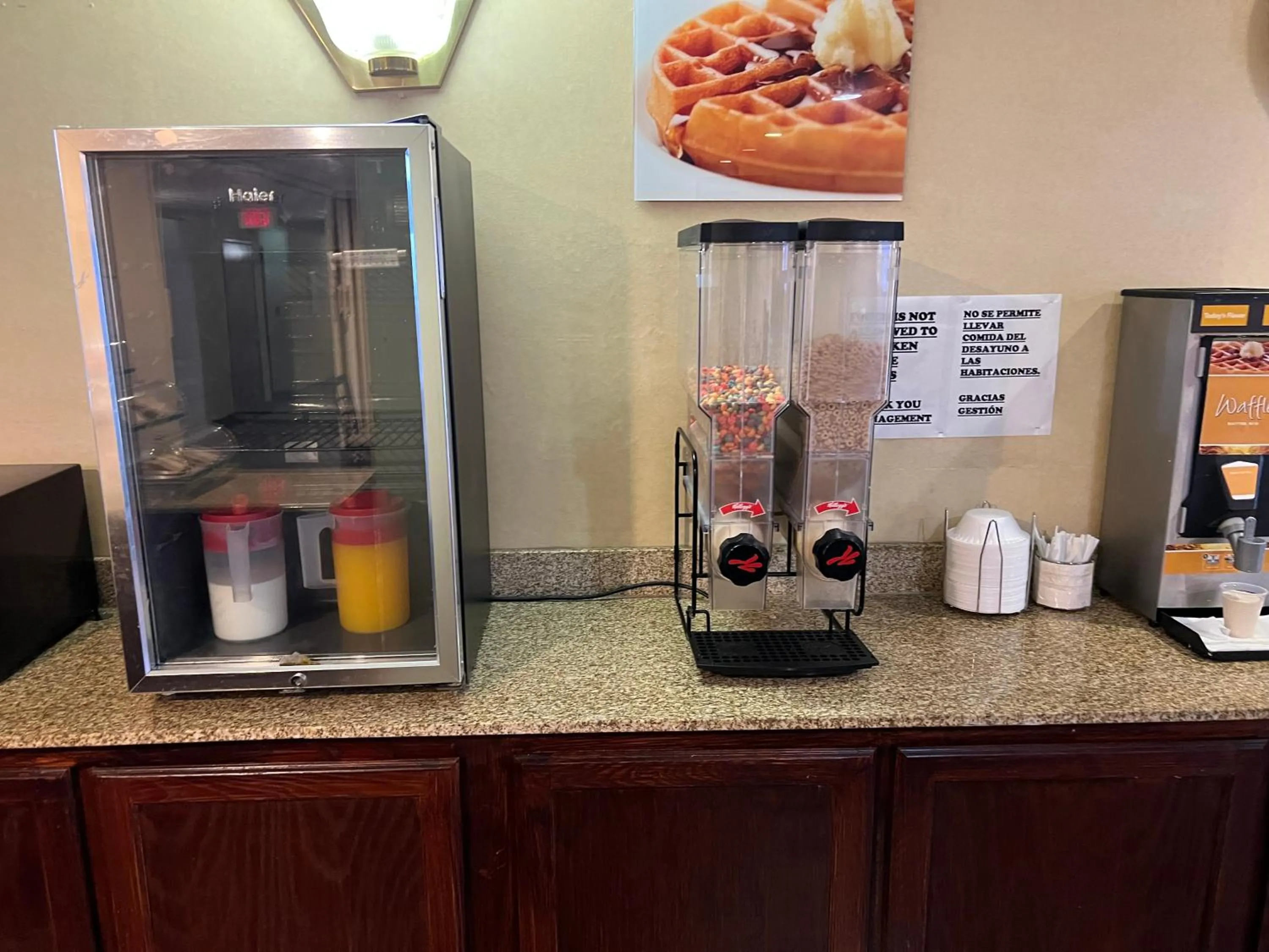 Coffee/tea facilities in Americas Best Value Inn Pharr/McAllen