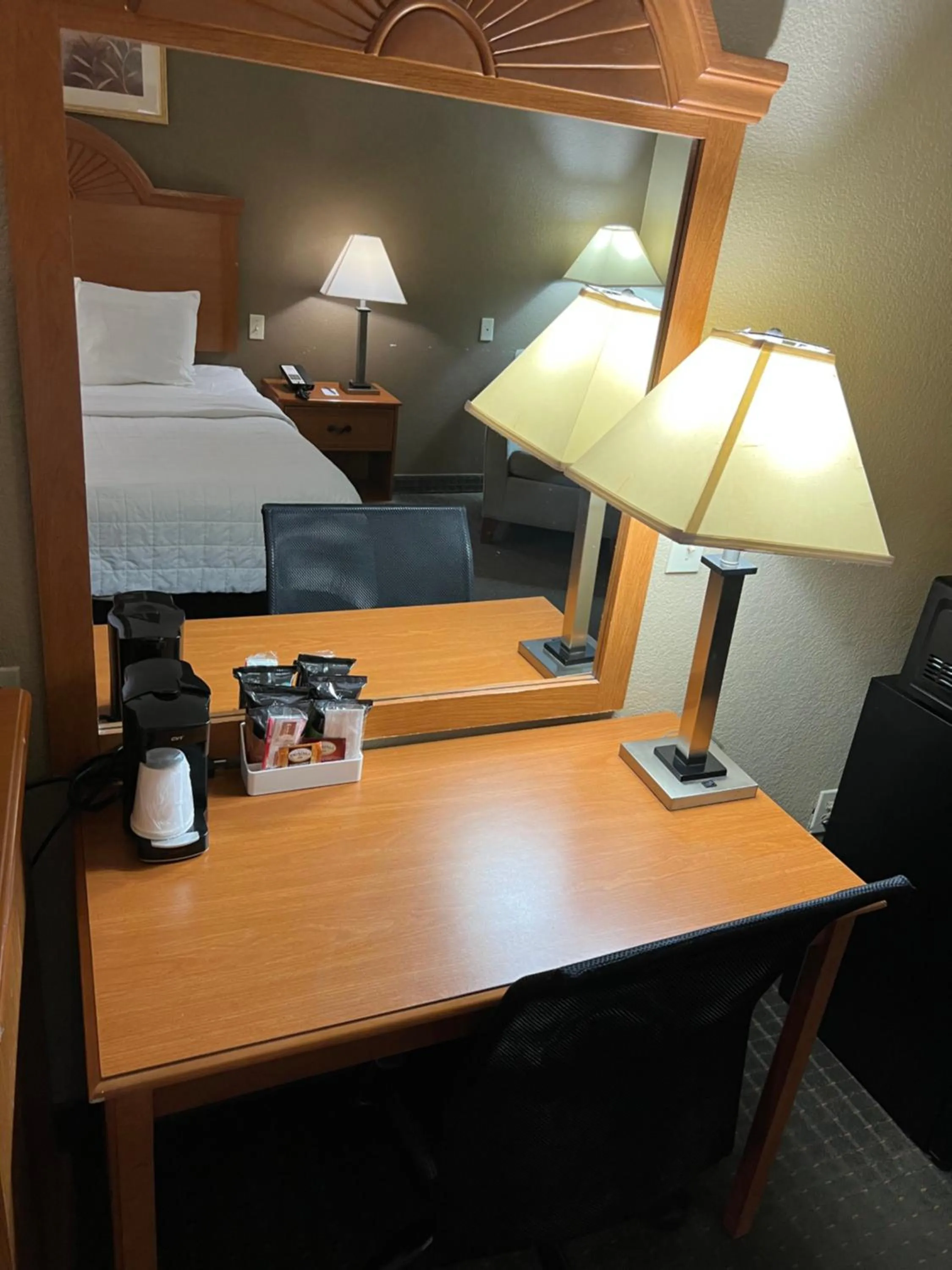 Bed in Americas Best Value Inn Pharr/McAllen