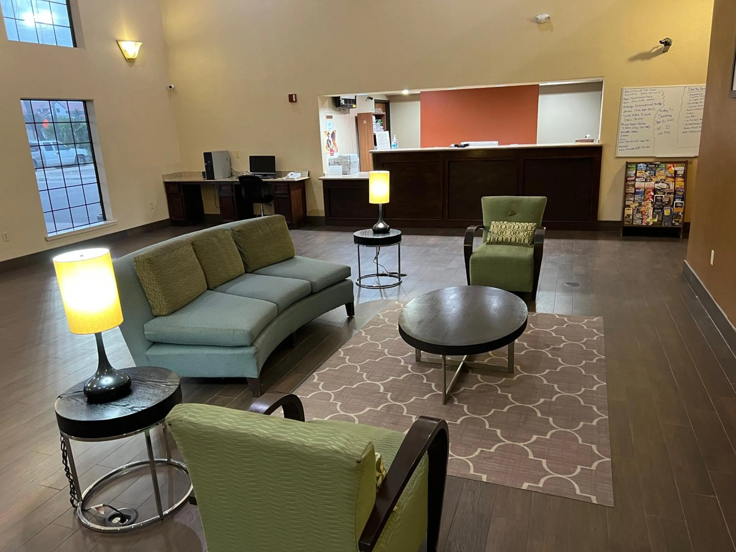 Communal lounge/ TV room in Americas Best Value Inn Pharr/McAllen