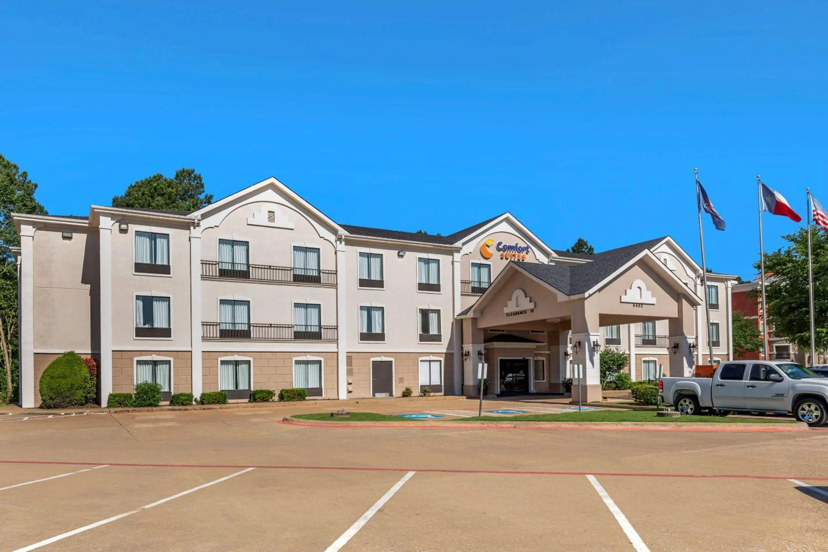 Property Building in Comfort Suites Lufkin