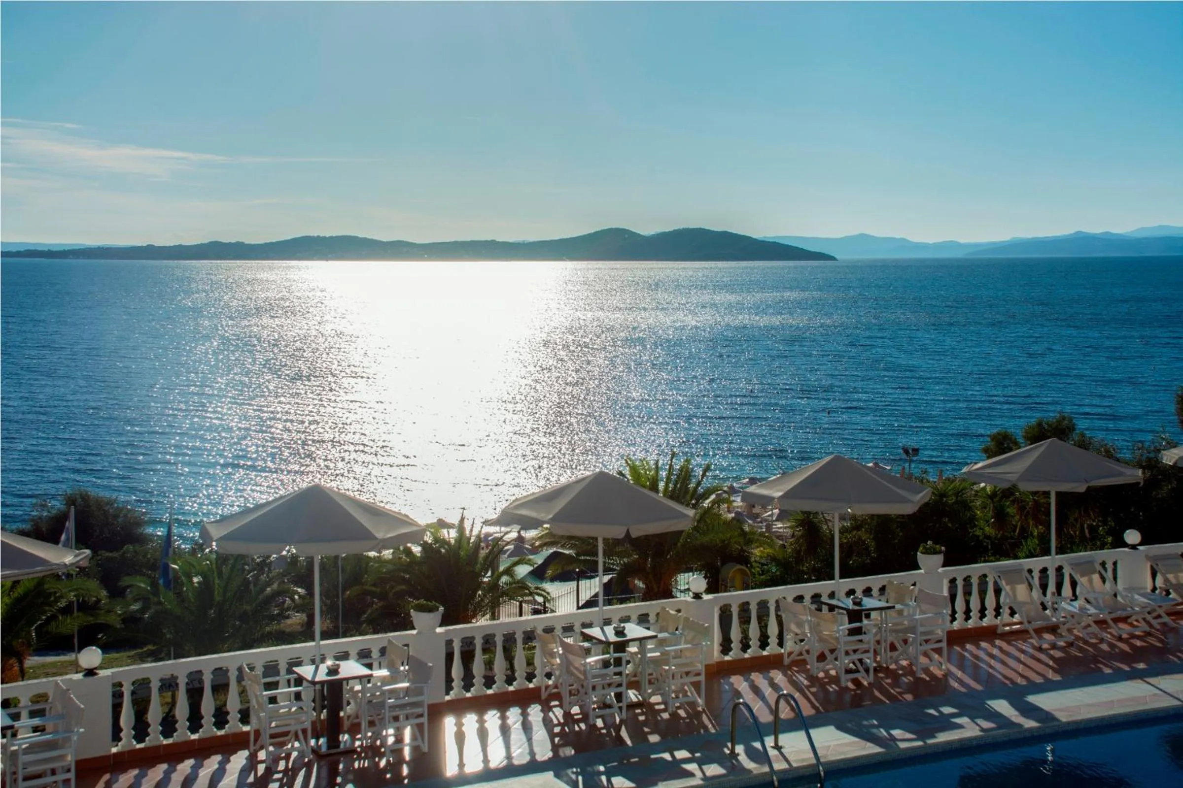 Swimming pool in Hotel Akti Ouranoupoli Beach Resort