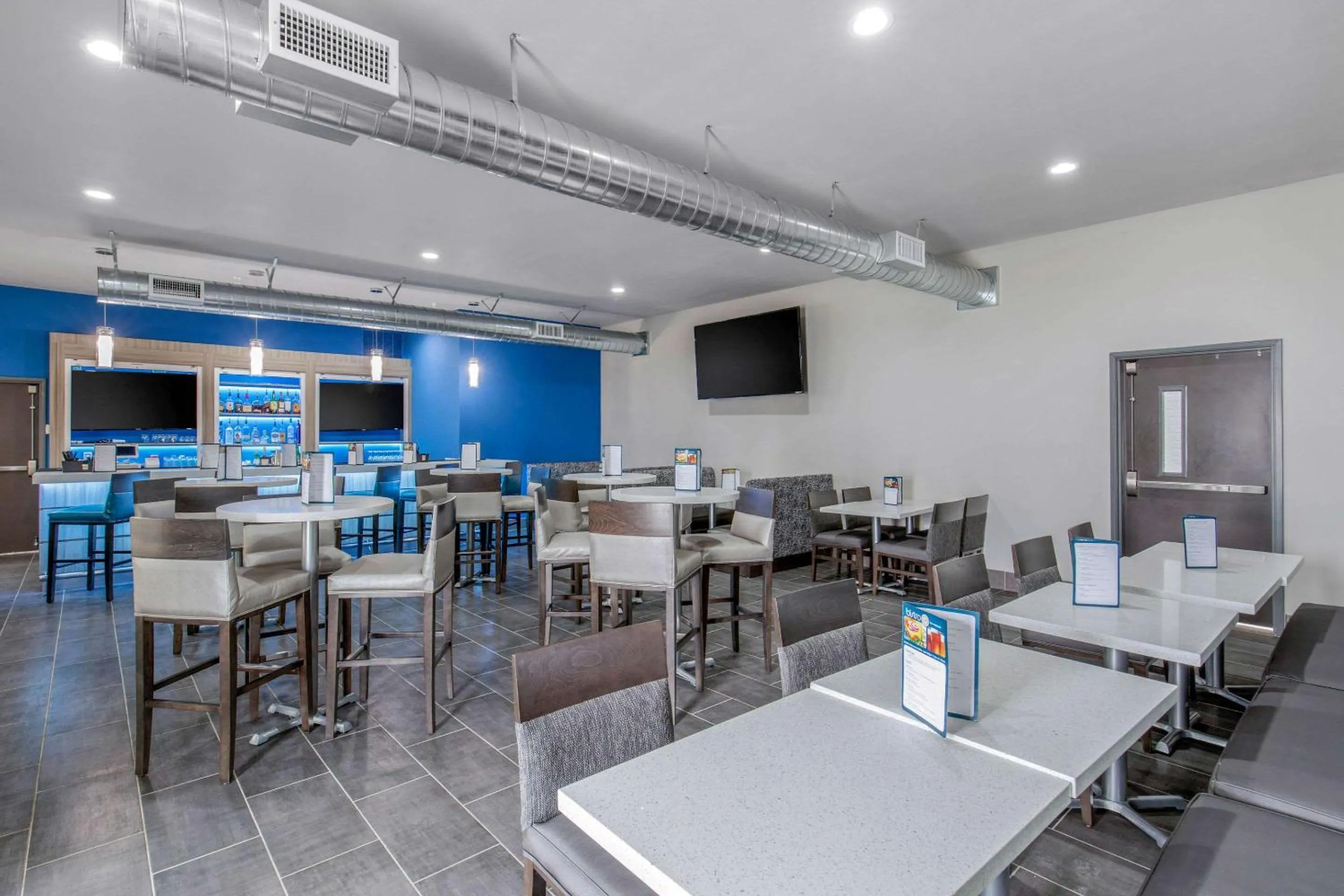 Restaurant/places to eat in Clarion Inn & Suites DFW North