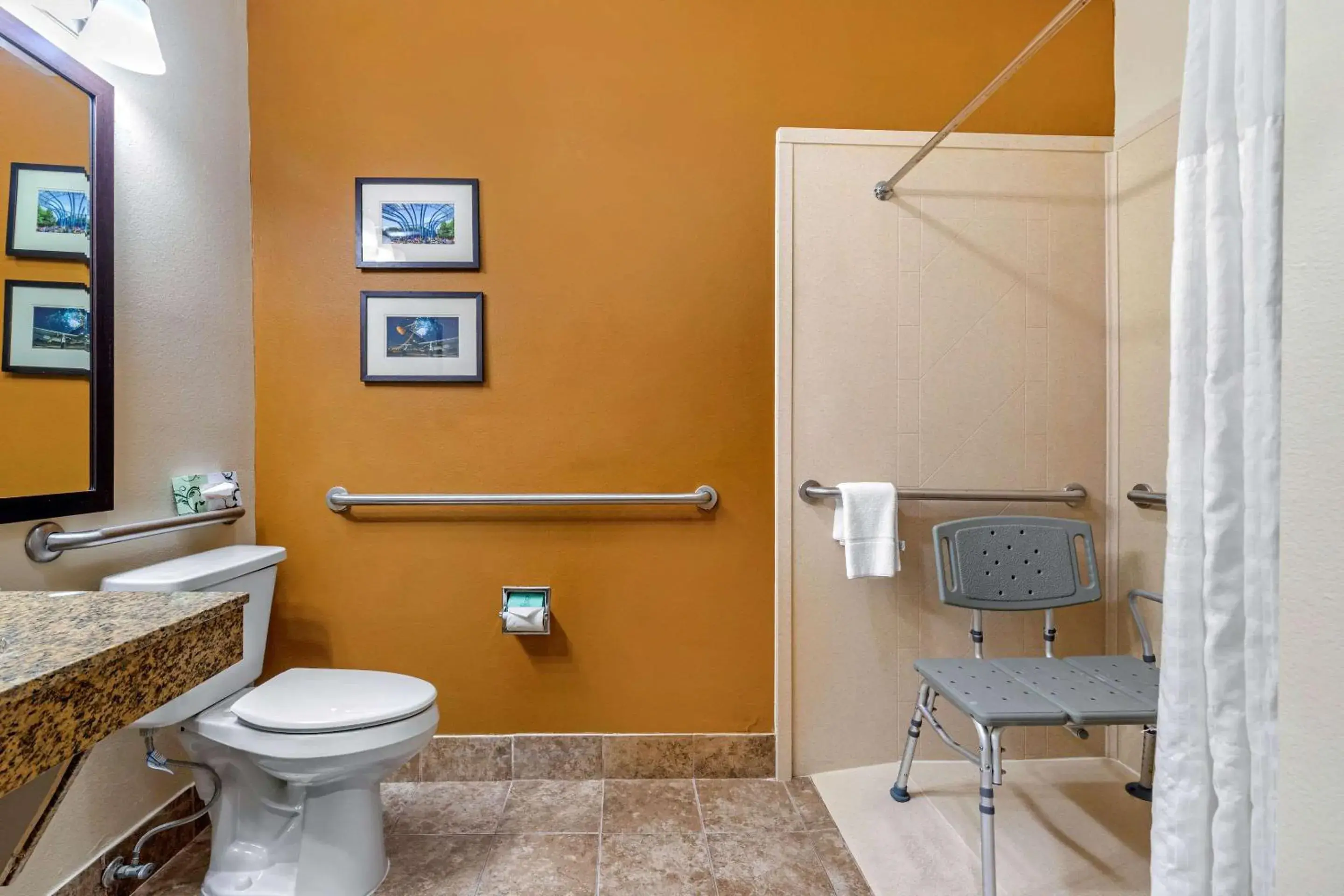 Bedroom in Quality Suites Addison-Dallas Bedroom in Quality Suites Addison-Dallas