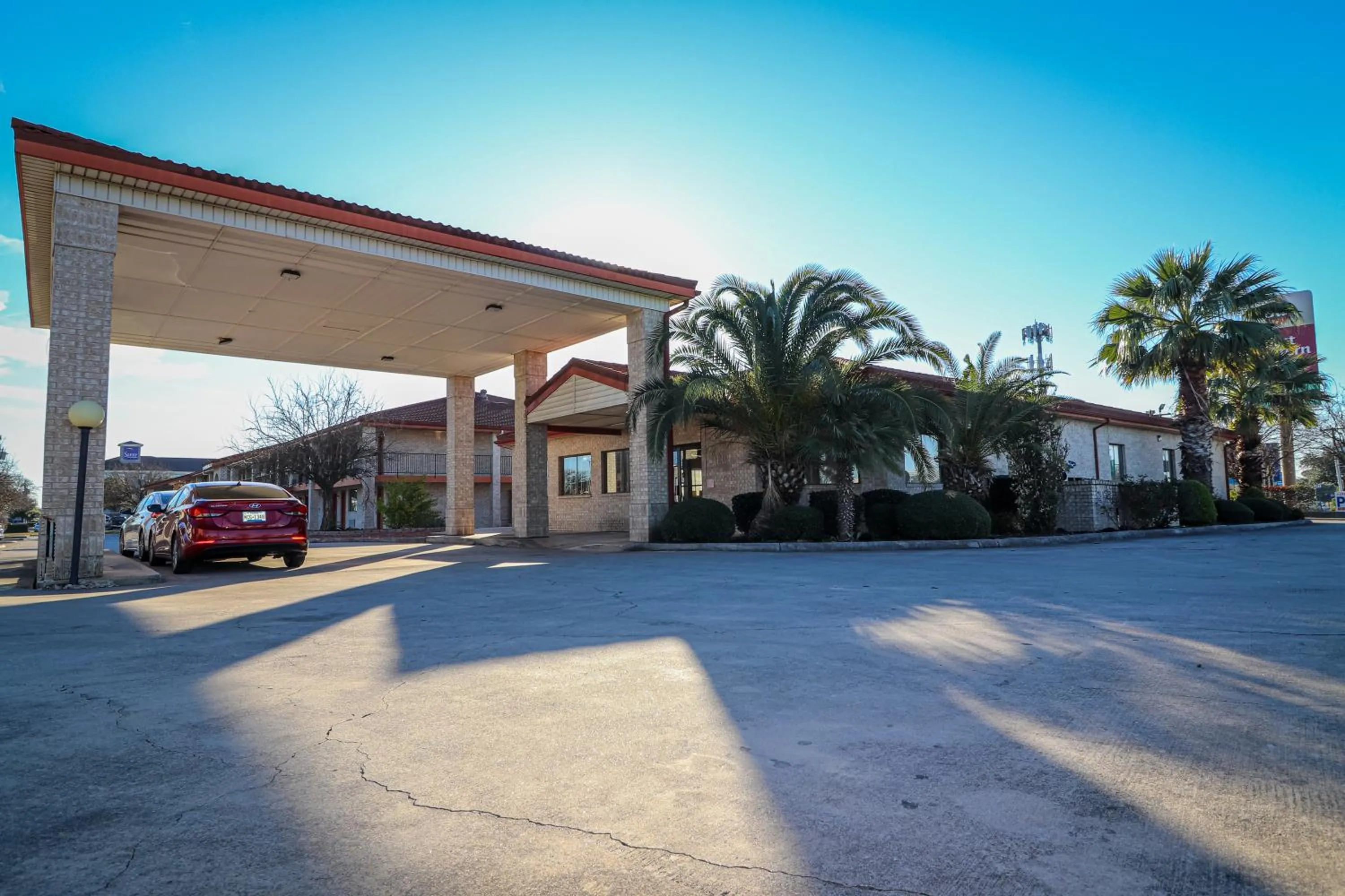 University Inn & Suites