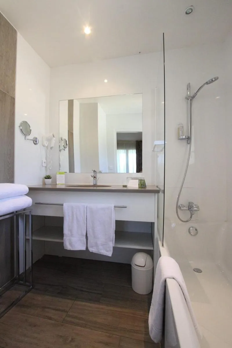 Other in Val Baussenc, The Originals Relais