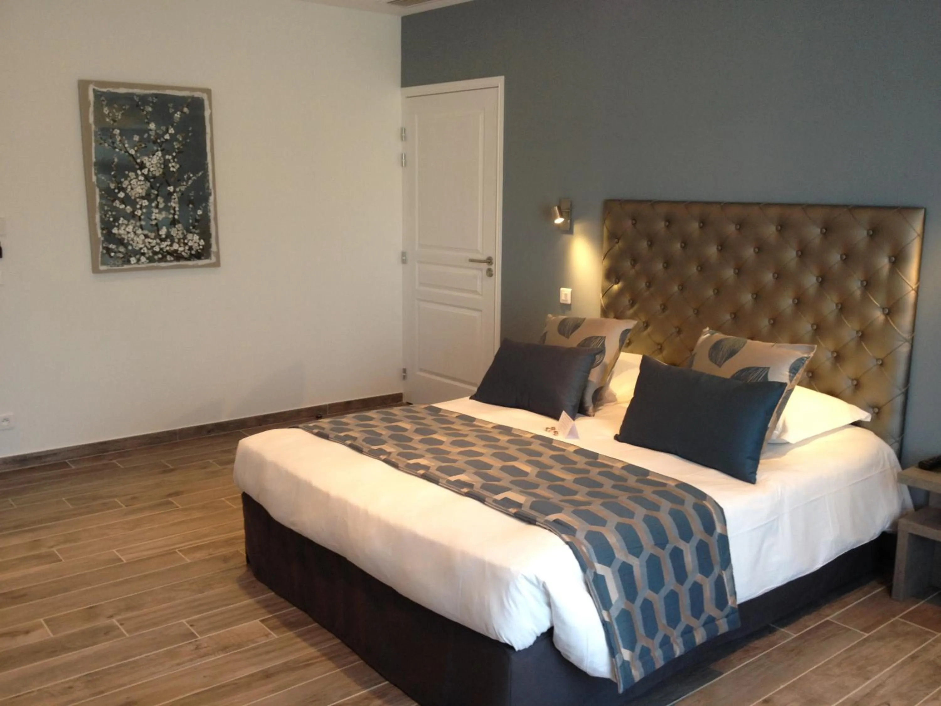 Bedroom, Bed in Val Baussenc, The Originals Relais