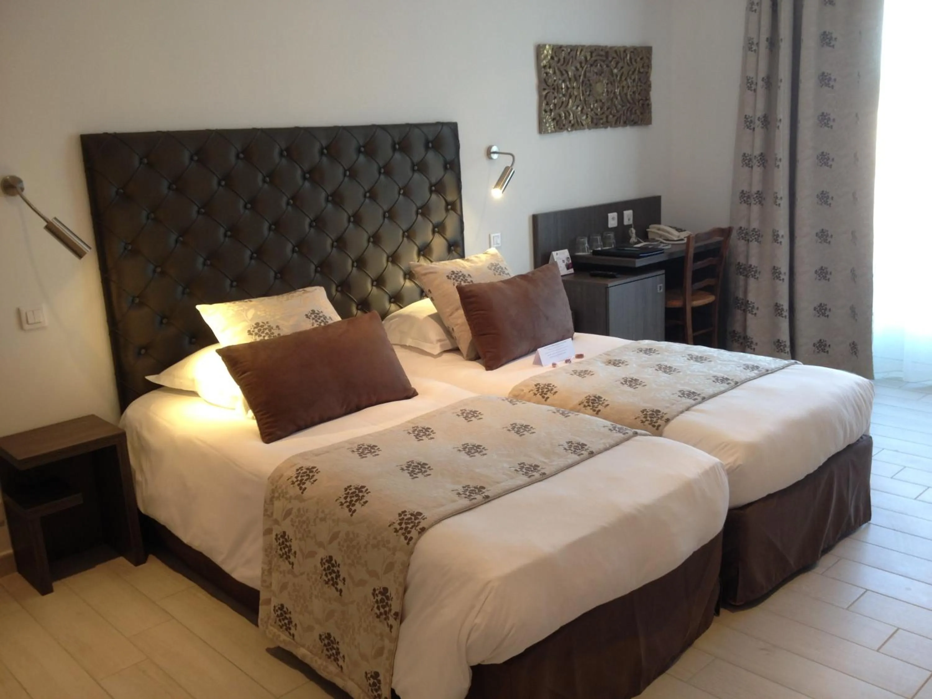 Bedroom, Bed in Val Baussenc, The Originals Relais