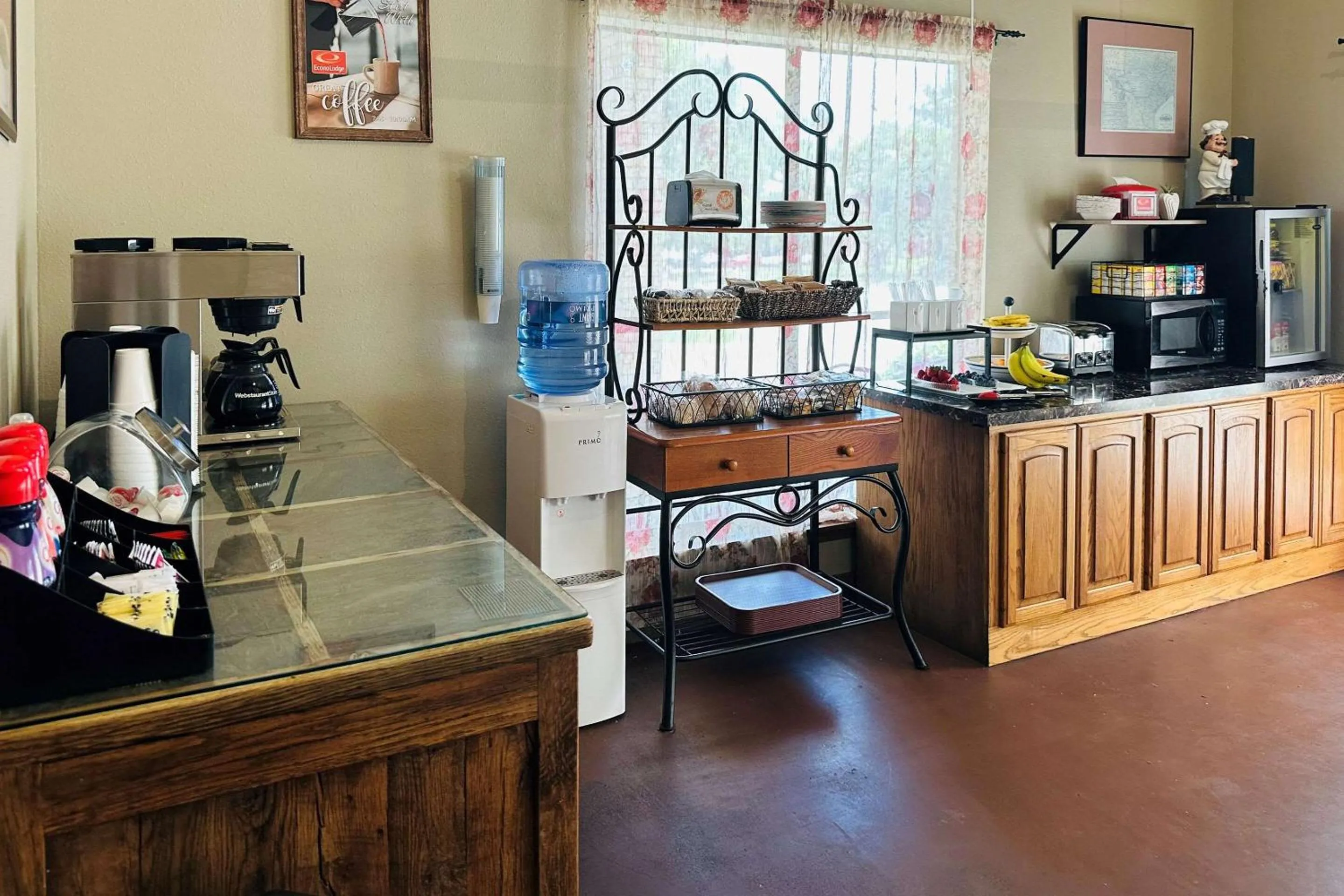 Breakfast in Econo Lodge Fredericksburg