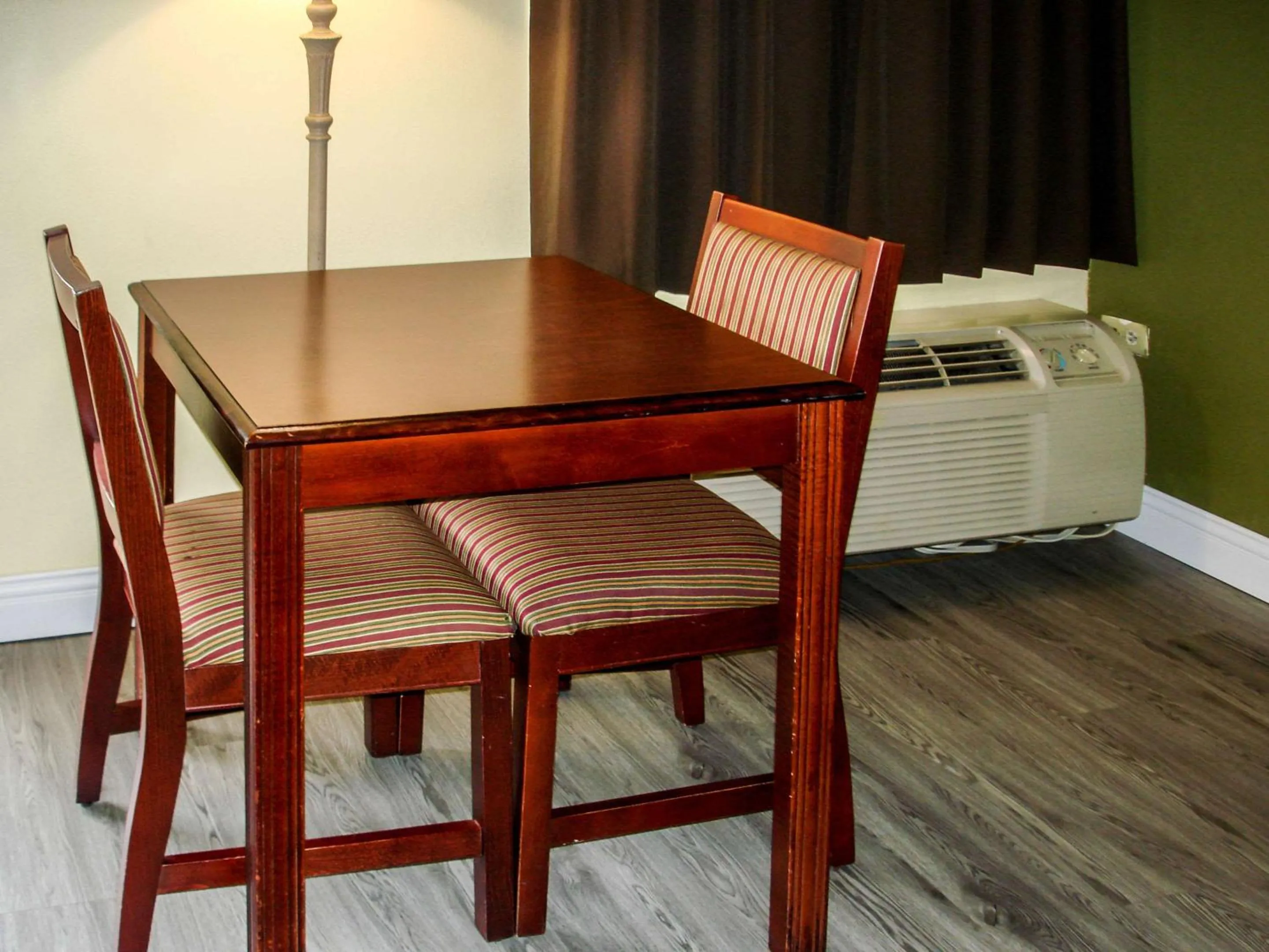 Bedroom in Econo Lodge Texarkana I-30