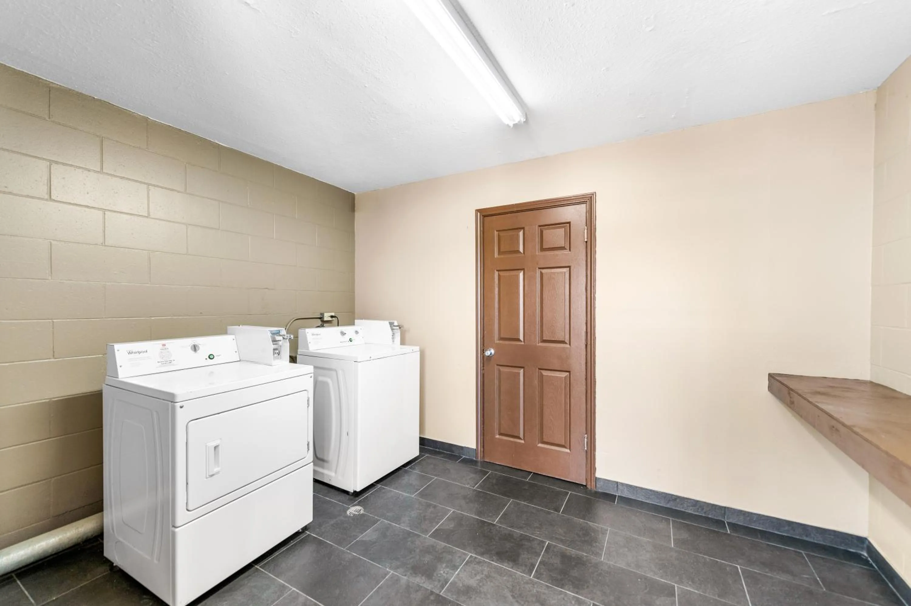 laundry in Econo Lodge Texarkana I-30