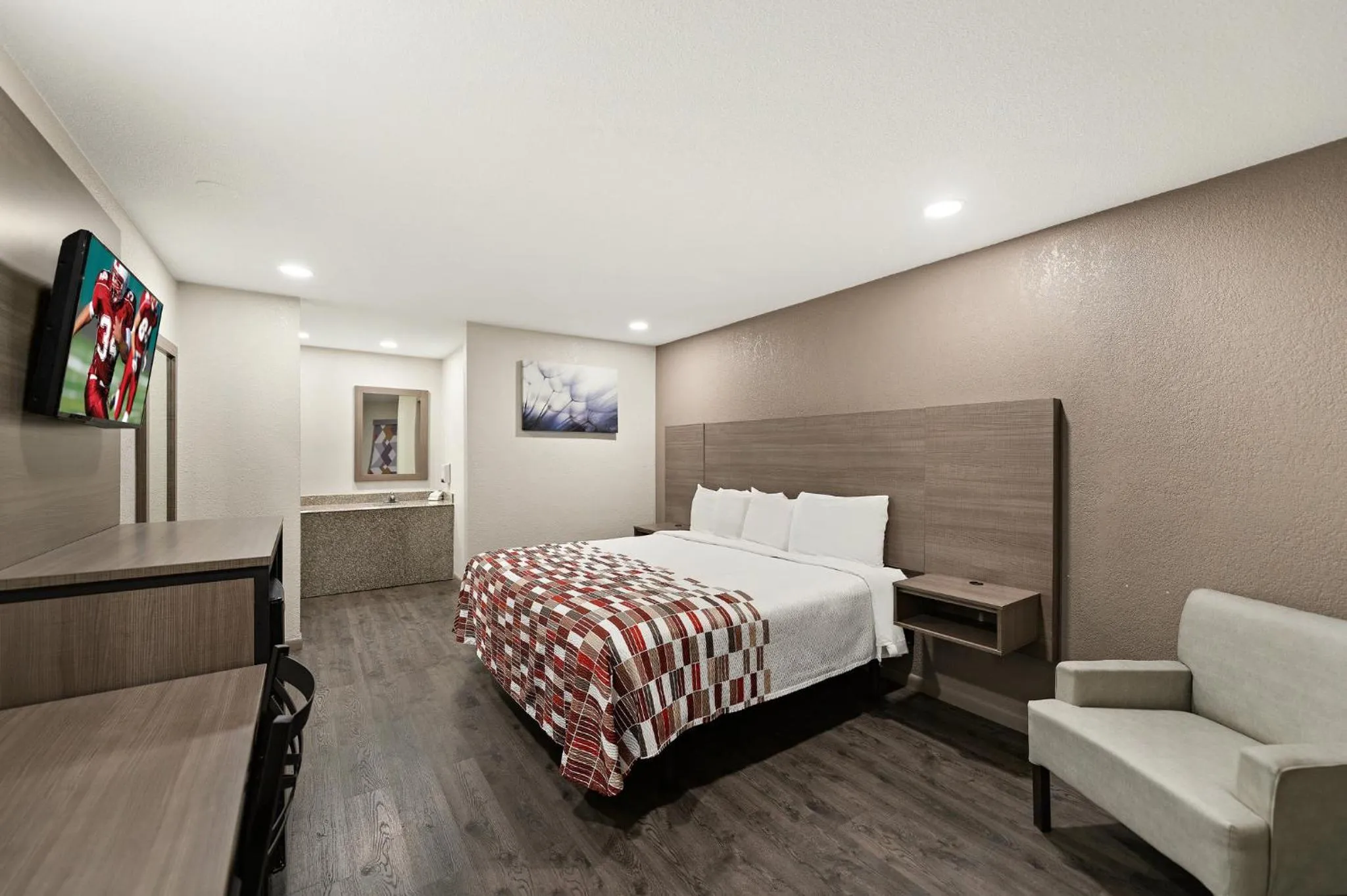 Bedroom, Bed in Red Roof Inn Nacogdoches