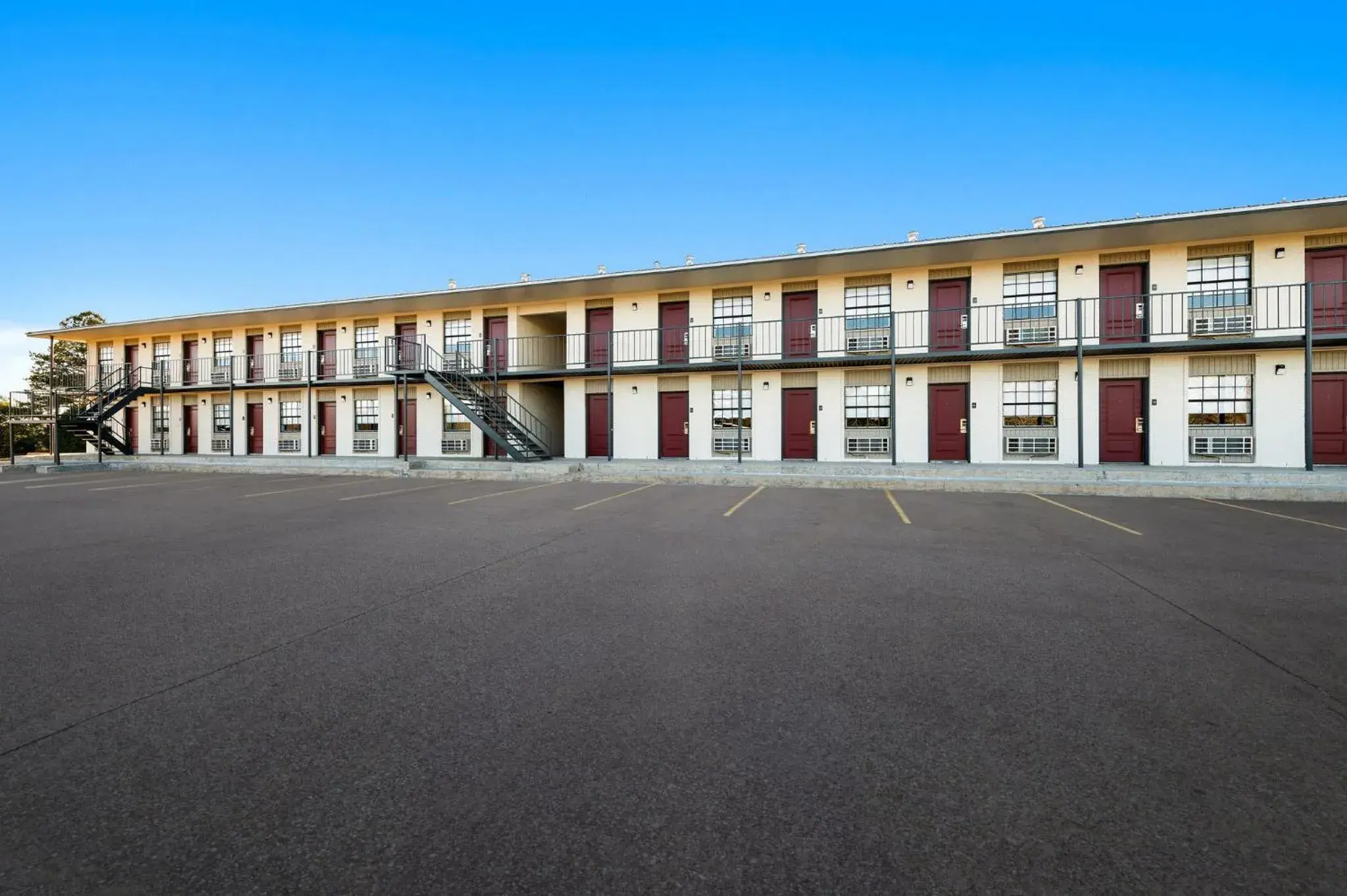 Property building in Red Roof Inn Nacogdoches Property building in Red Roof Inn Nacogdoches