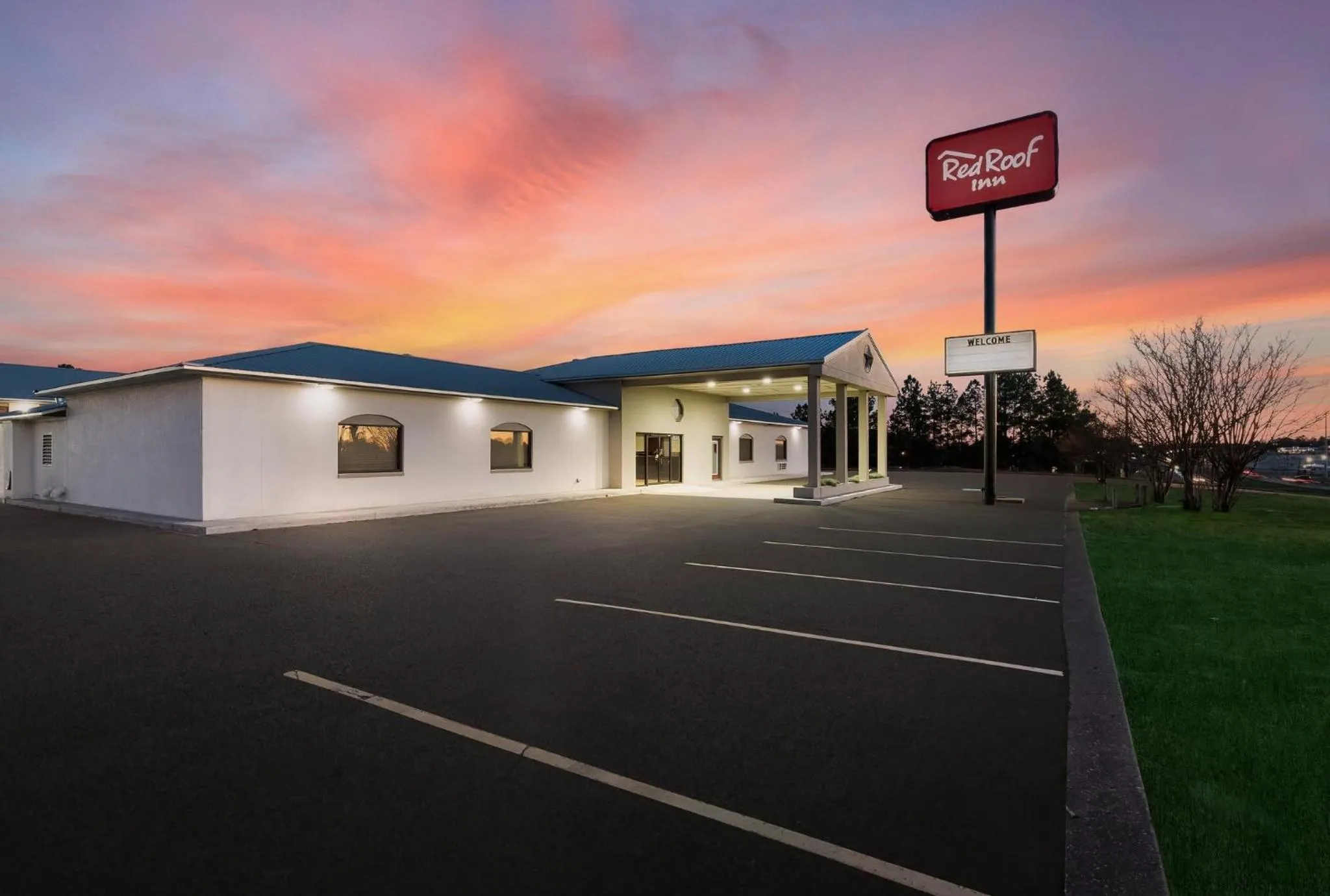 Property building in Red Roof Inn Nacogdoches