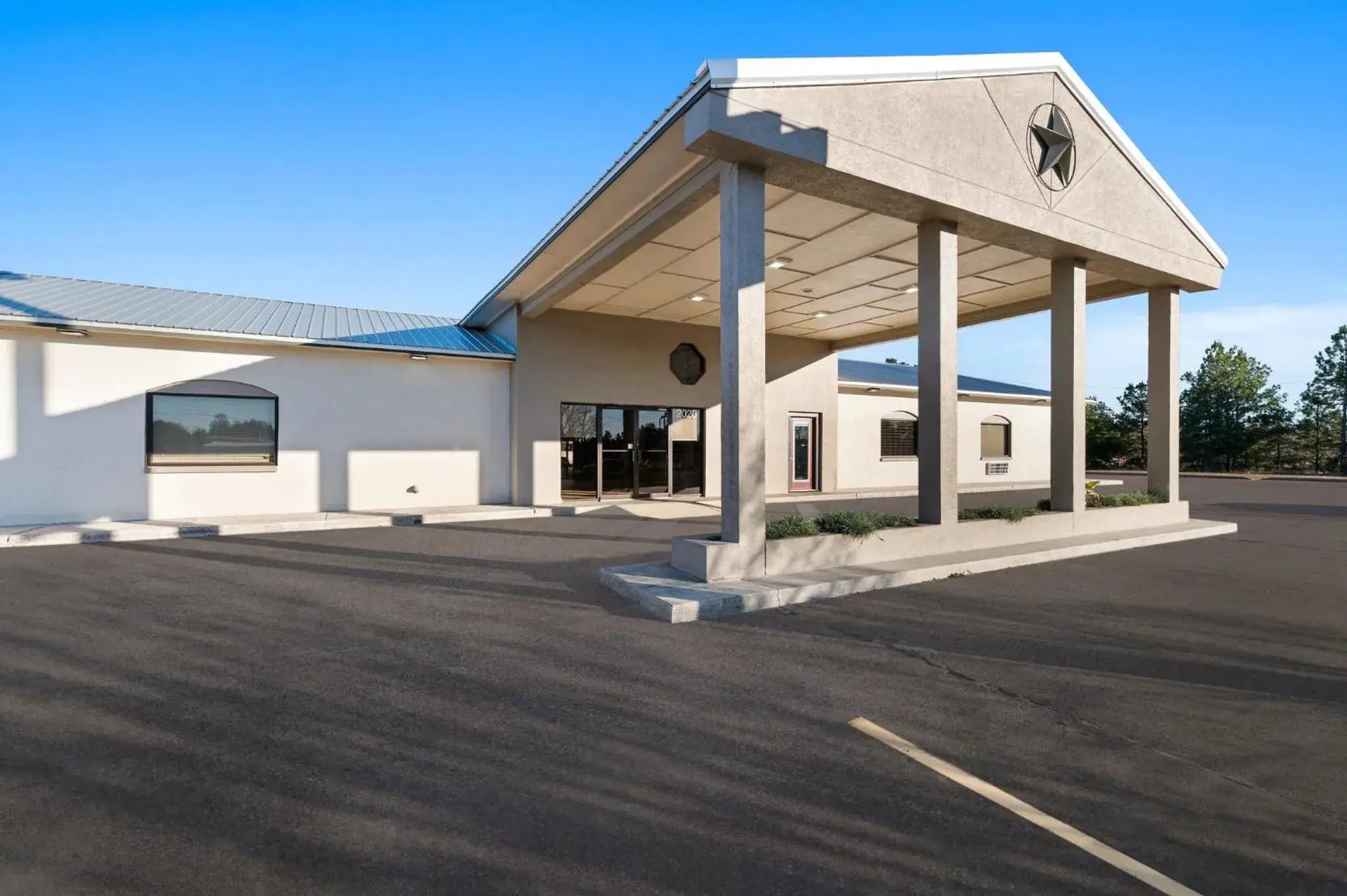 Property building in Red Roof Inn Nacogdoches Property building in Red Roof Inn Nacogdoches