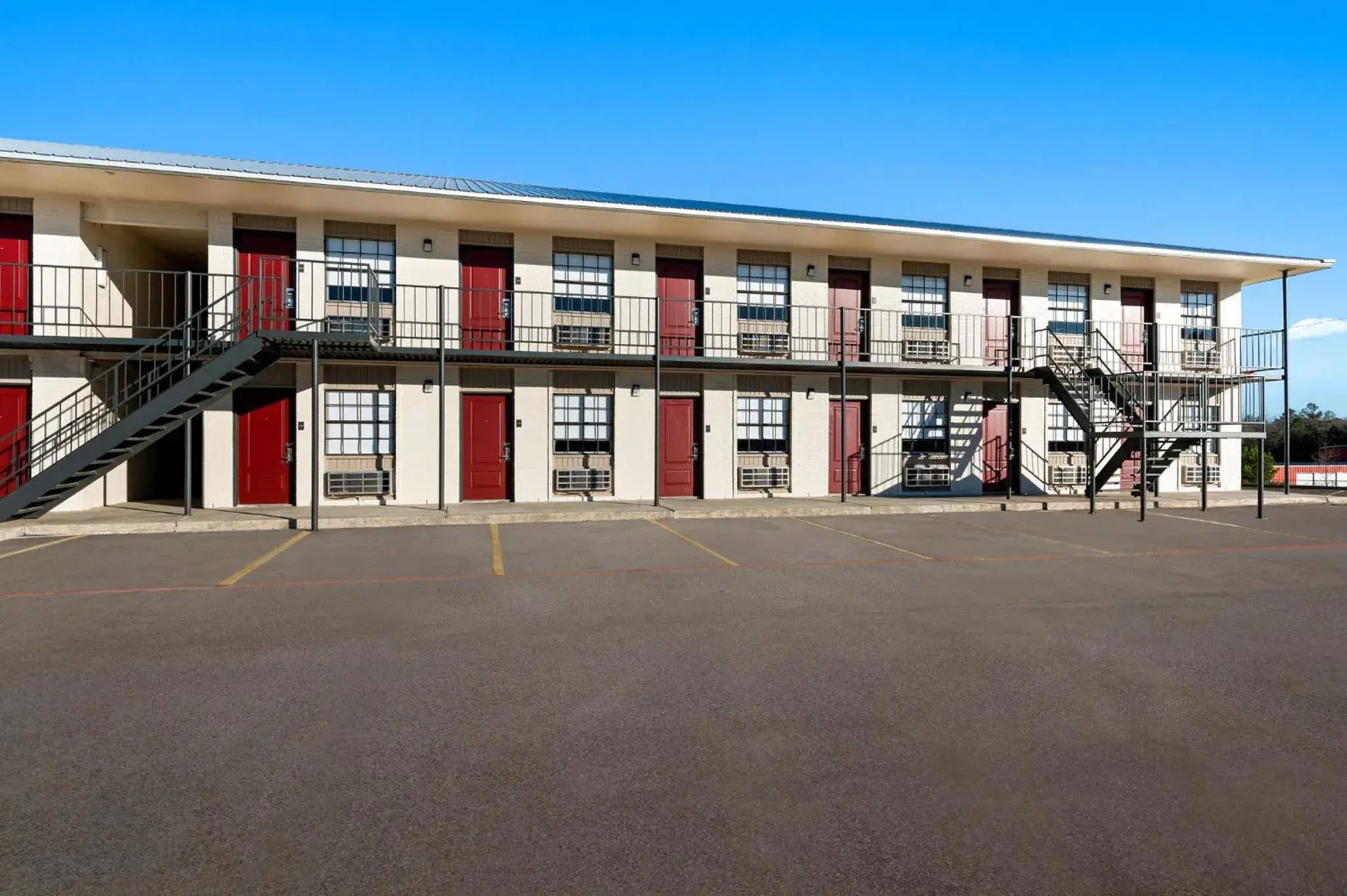 Property building in Red Roof Inn Nacogdoches Property building in Red Roof Inn Nacogdoches